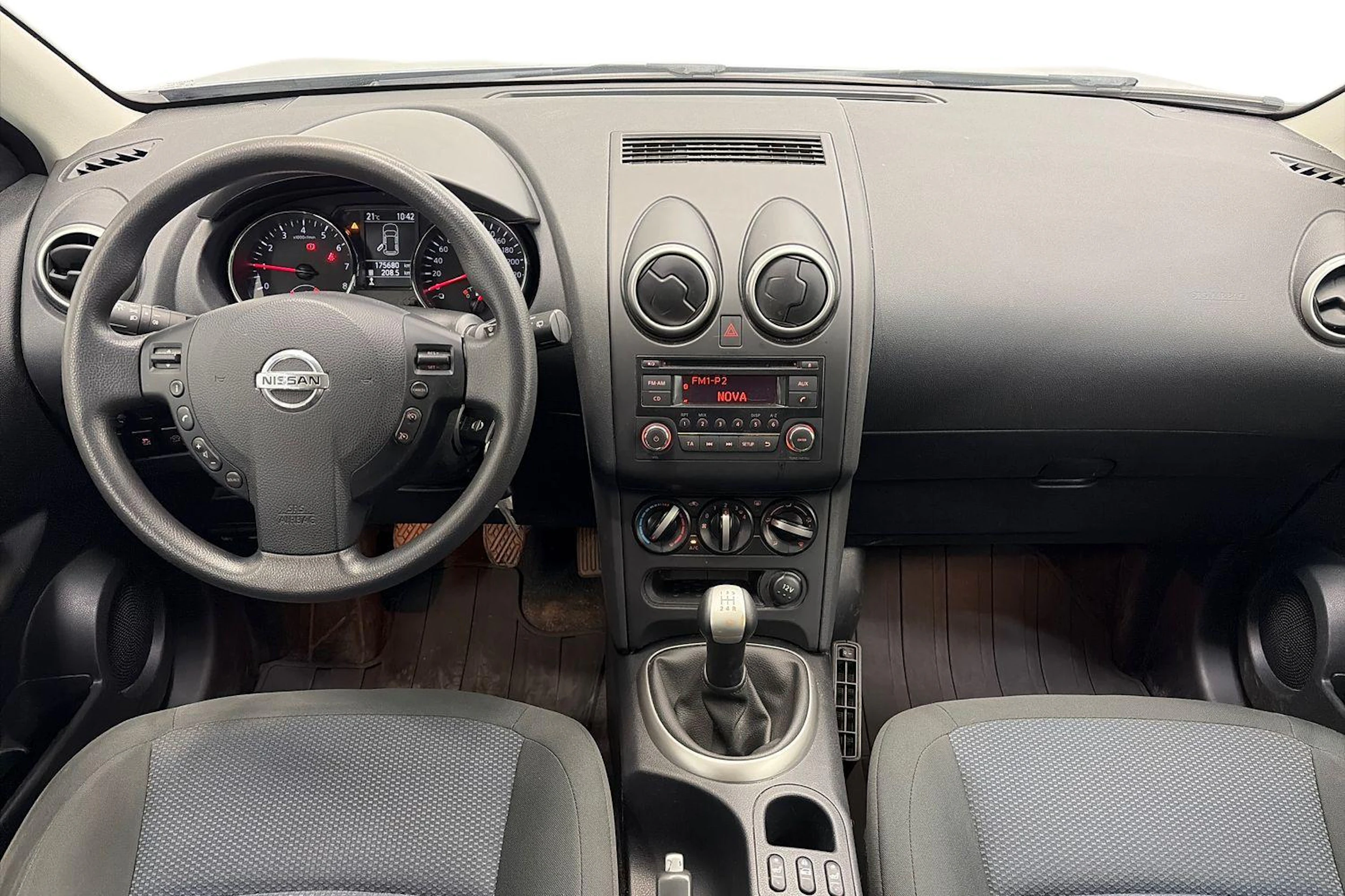 harmaa Nissan Qashqai 2013 kuva 9.