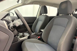 harmaa Nissan Qashqai 2013 kuva 16.