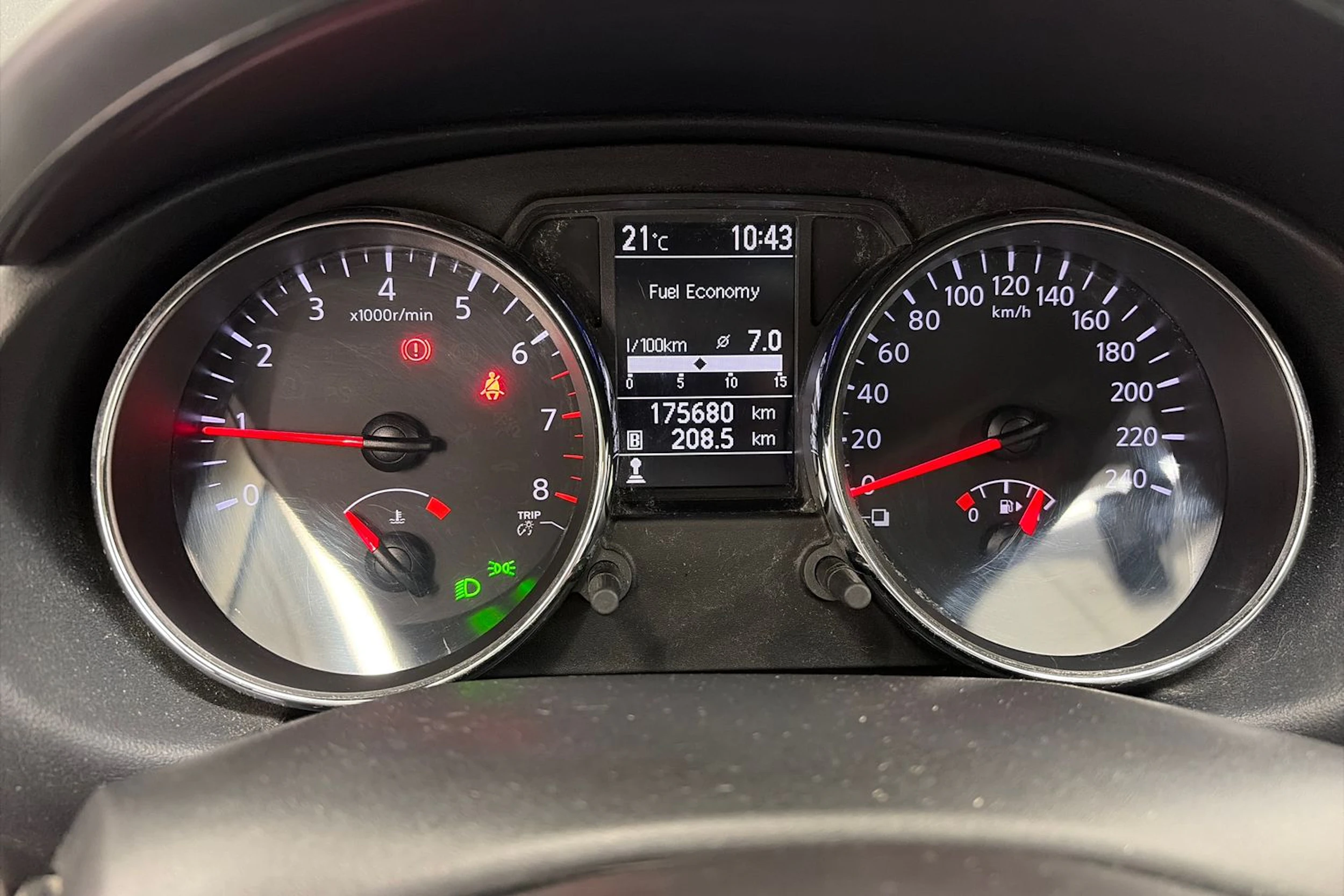 harmaa Nissan Qashqai 2013 kuva 17.