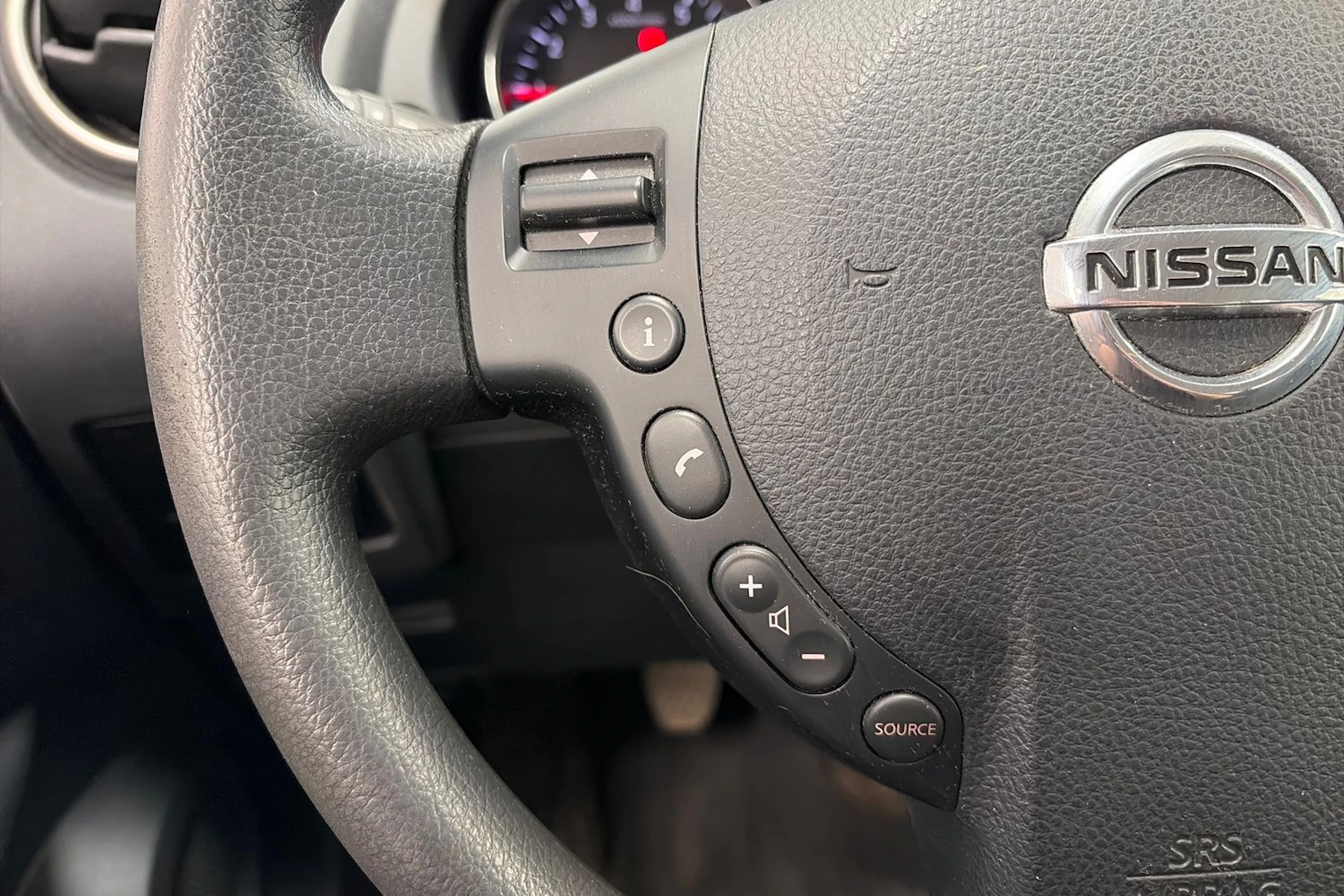 harmaa Nissan Qashqai 2013 kuva 18.