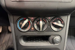 harmaa Nissan Qashqai 2013 kuva 21.