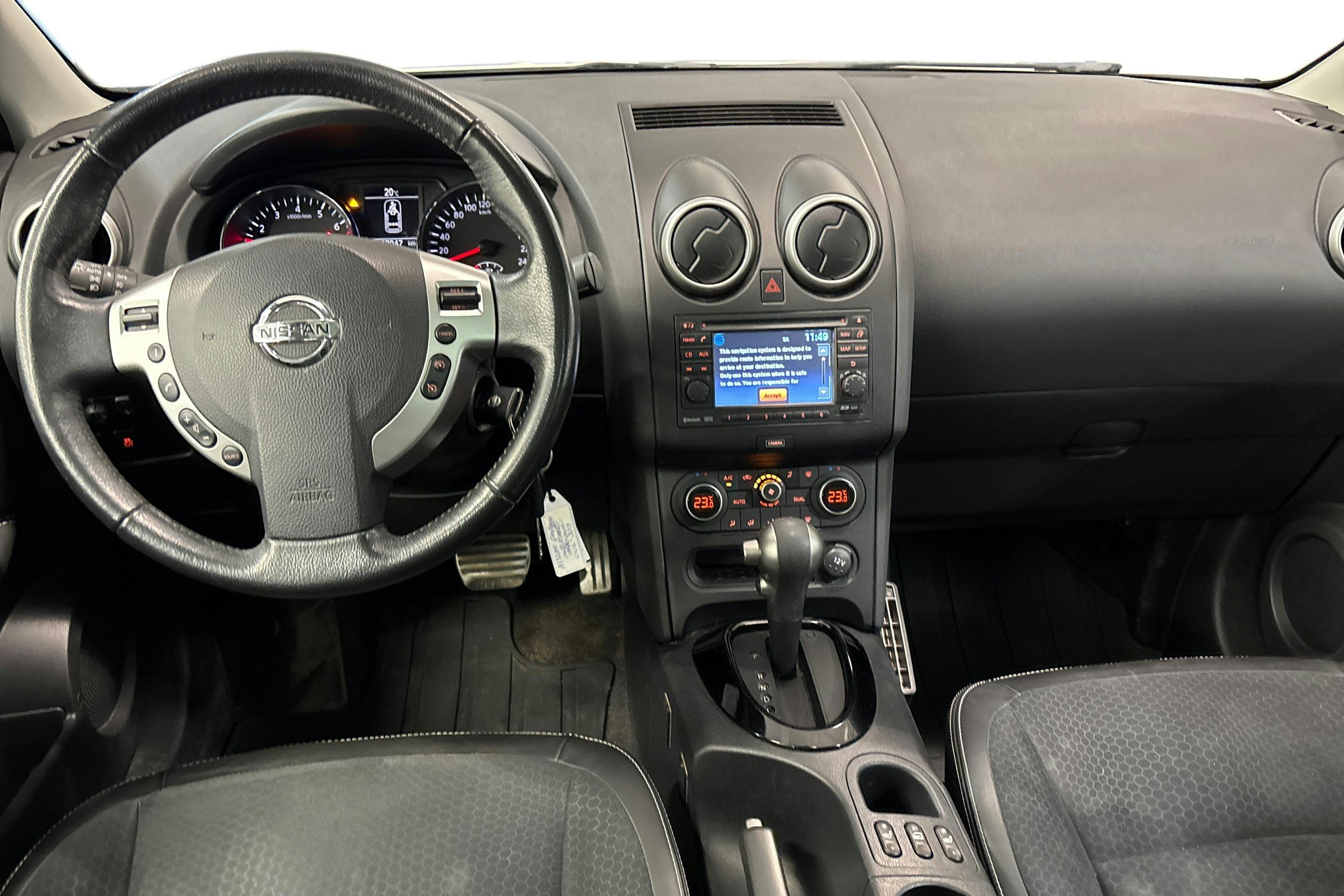 valkoinen Nissan Qashqai 2013 kuva 9.