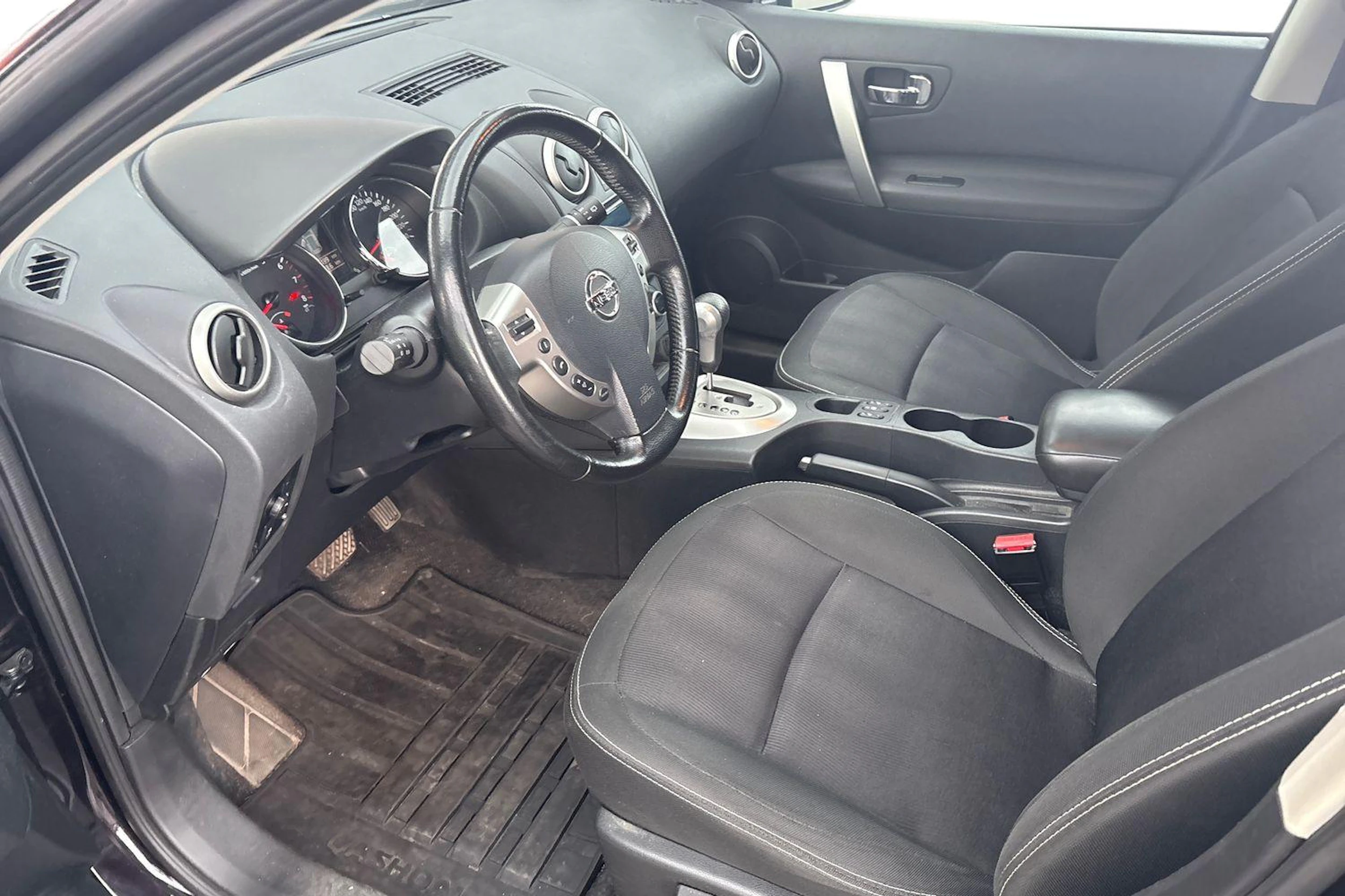 violetti Nissan Qashqai 2013 kuva 3.