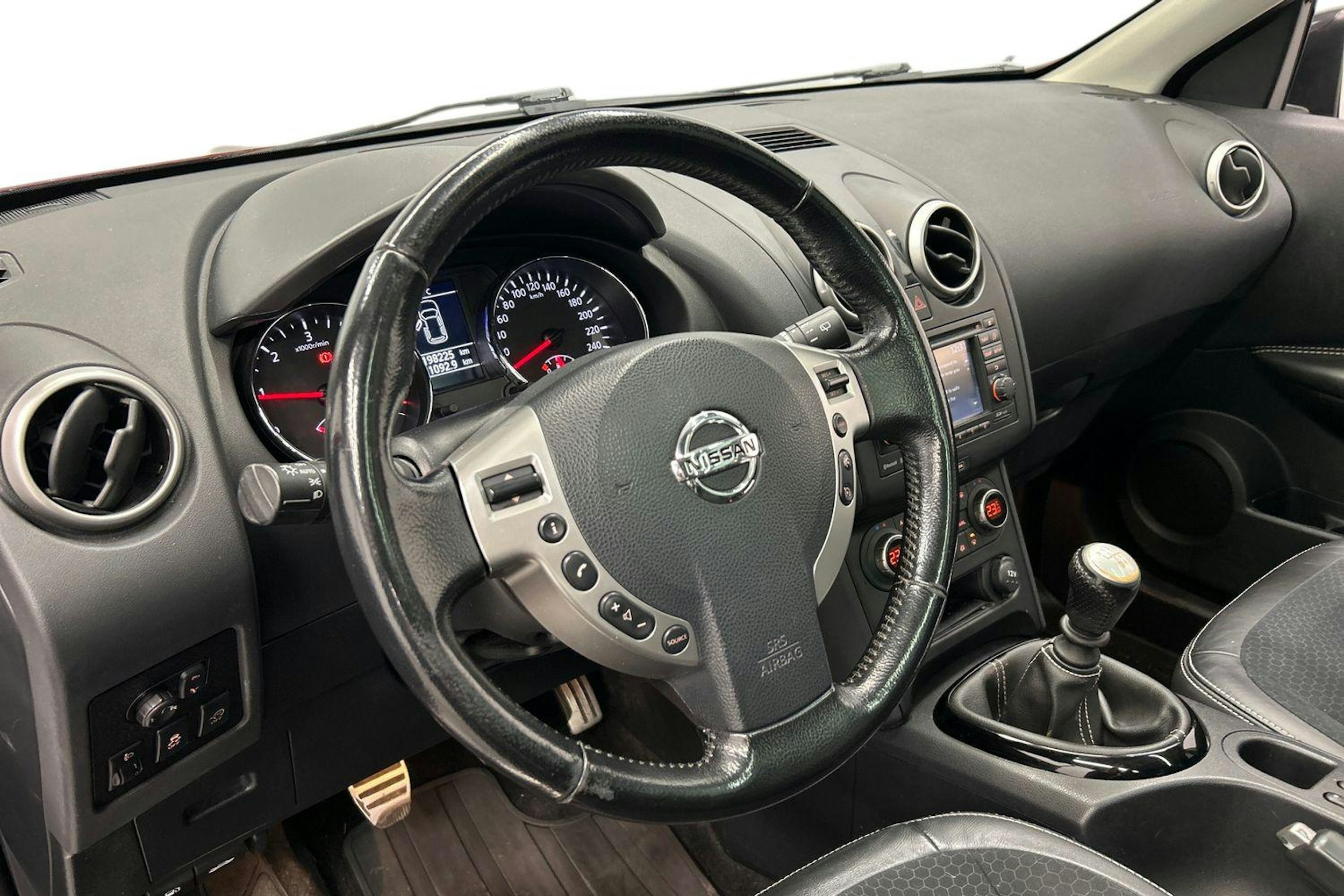 punainen Nissan Qashqai 2013 kuva 7.