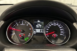 punainen Nissan Qashqai 2013 kuva 19.