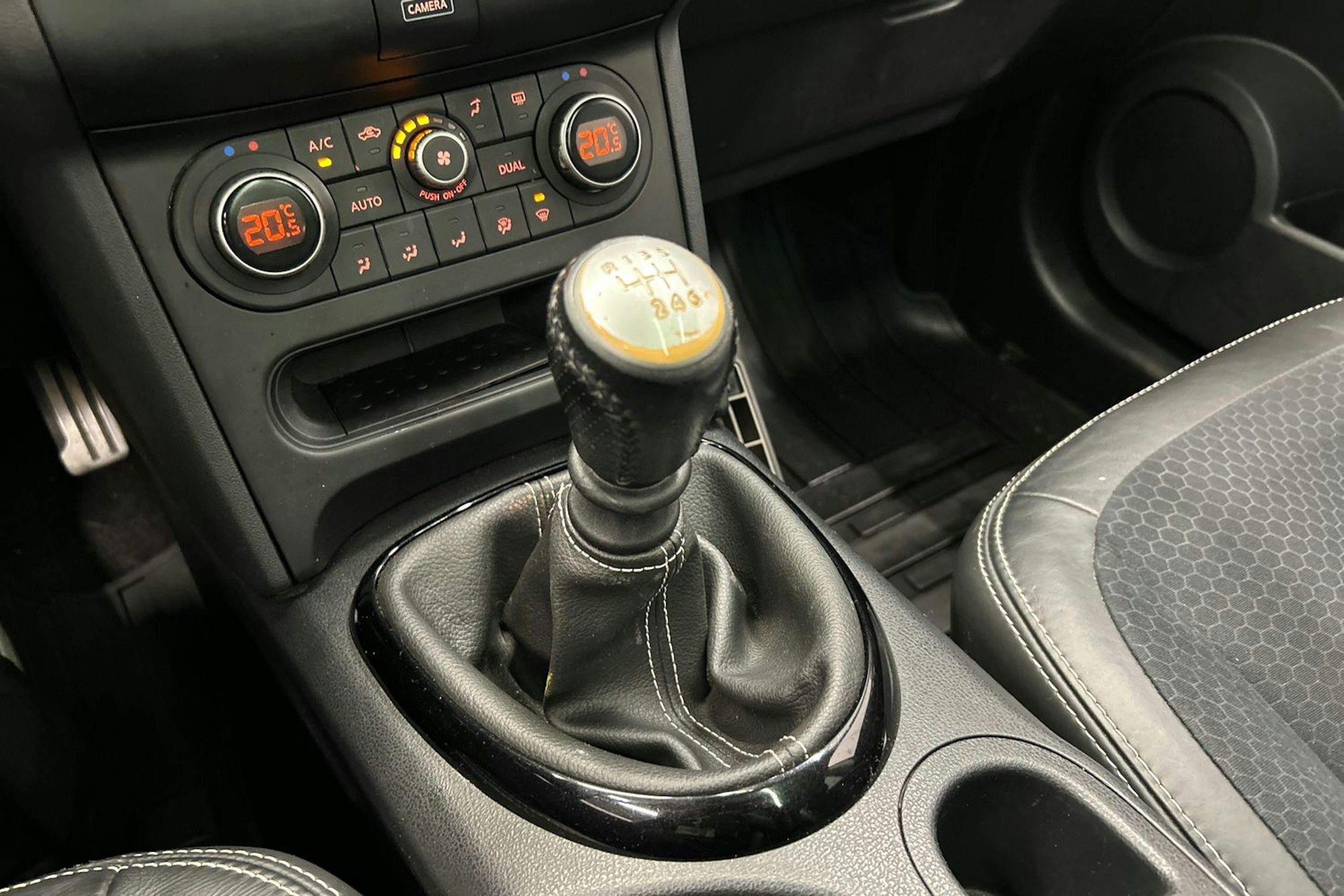 punainen Nissan Qashqai 2013 kuva 26.