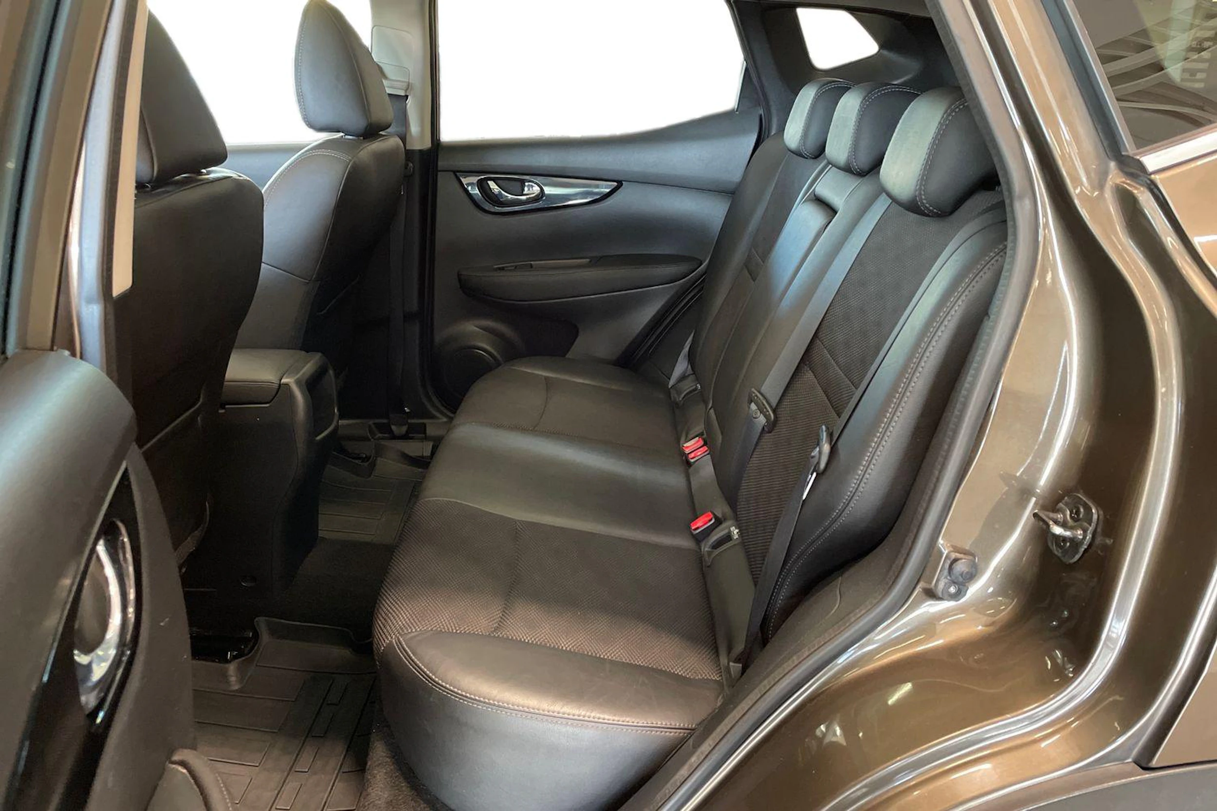 ruskea (beige) Nissan Qashqai 2014 kuva 8.