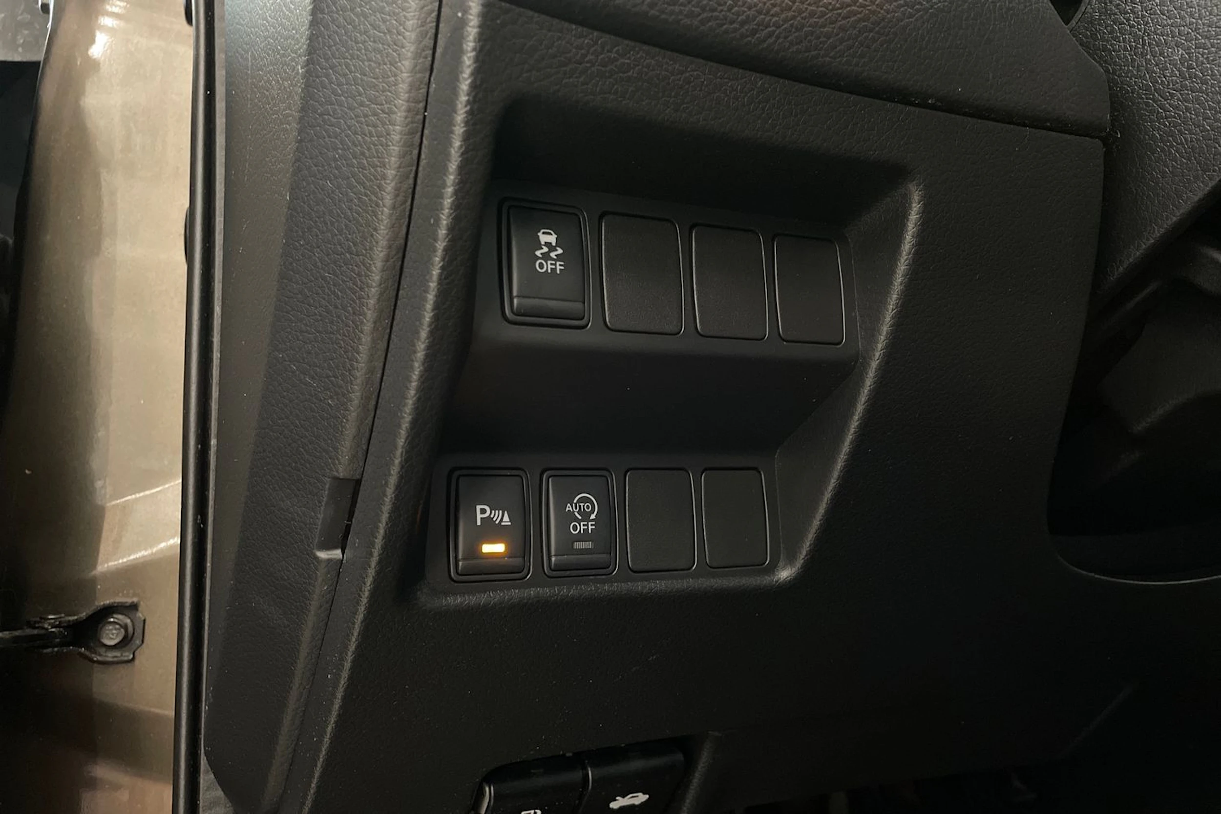 ruskea (beige) Nissan Qashqai 2014 kuva 22.