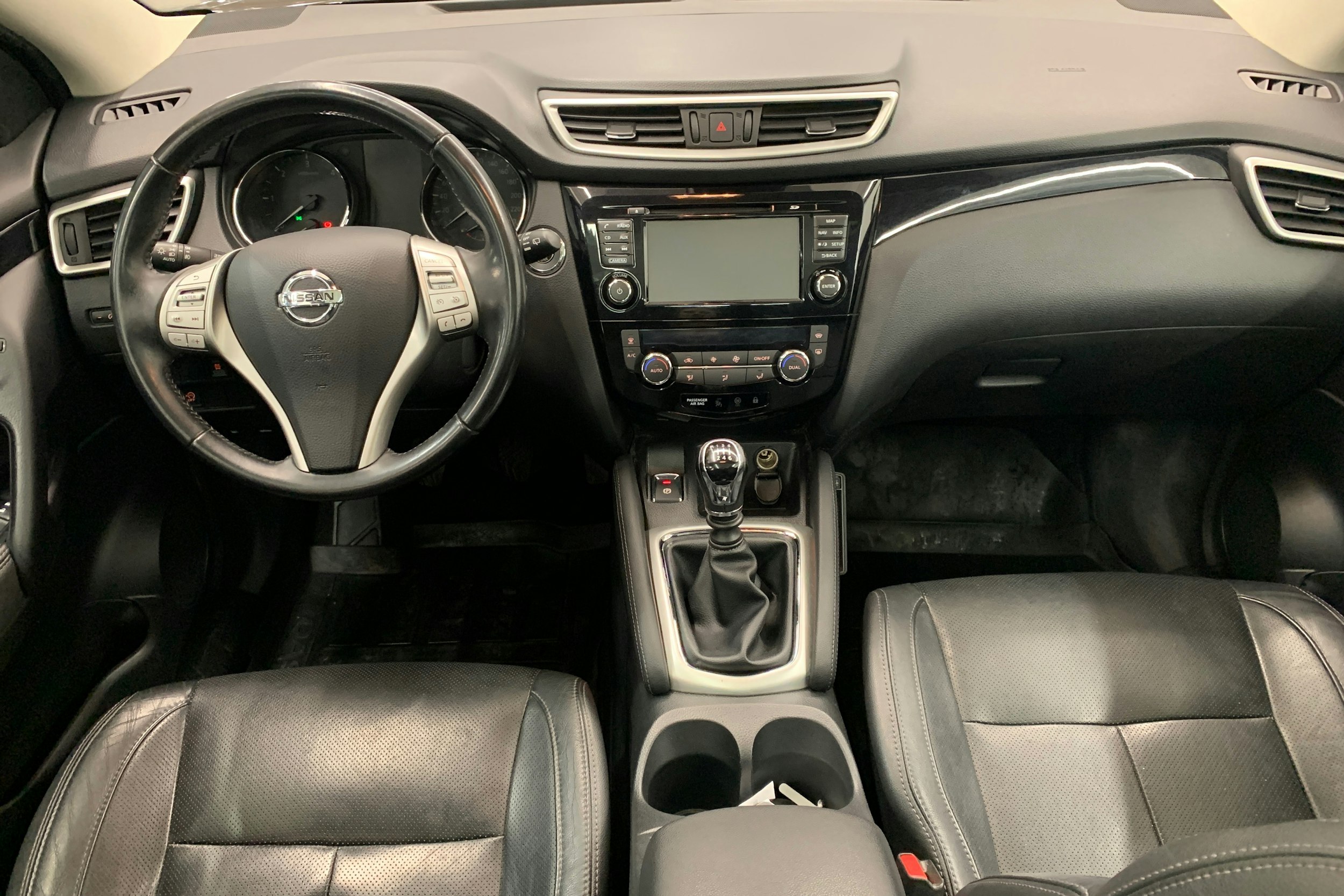 ruskea (beige) Nissan Qashqai 2014 kuva 7.