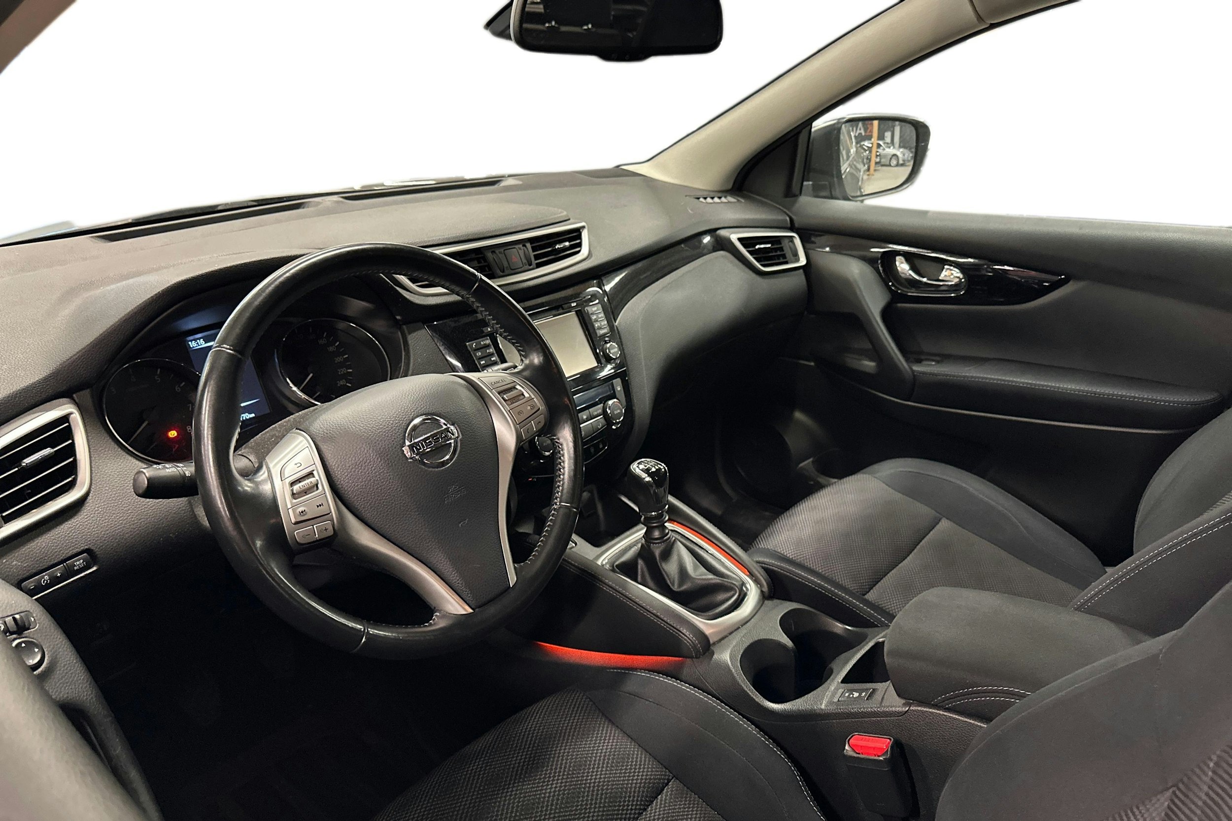ruskea (beige) Nissan Qashqai 2014 kuva 3.