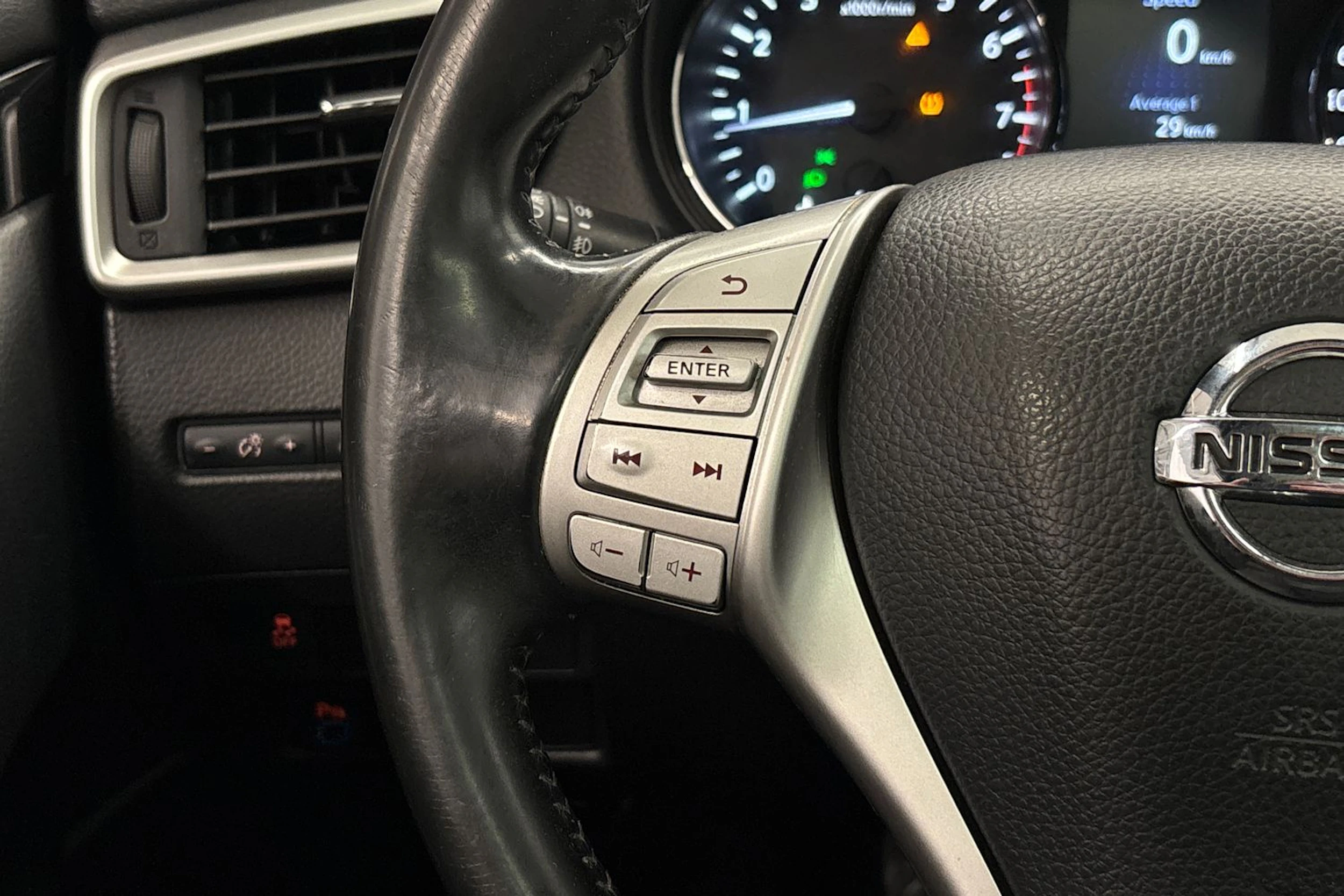 ruskea (beige) Nissan Qashqai 2014 kuva 13.