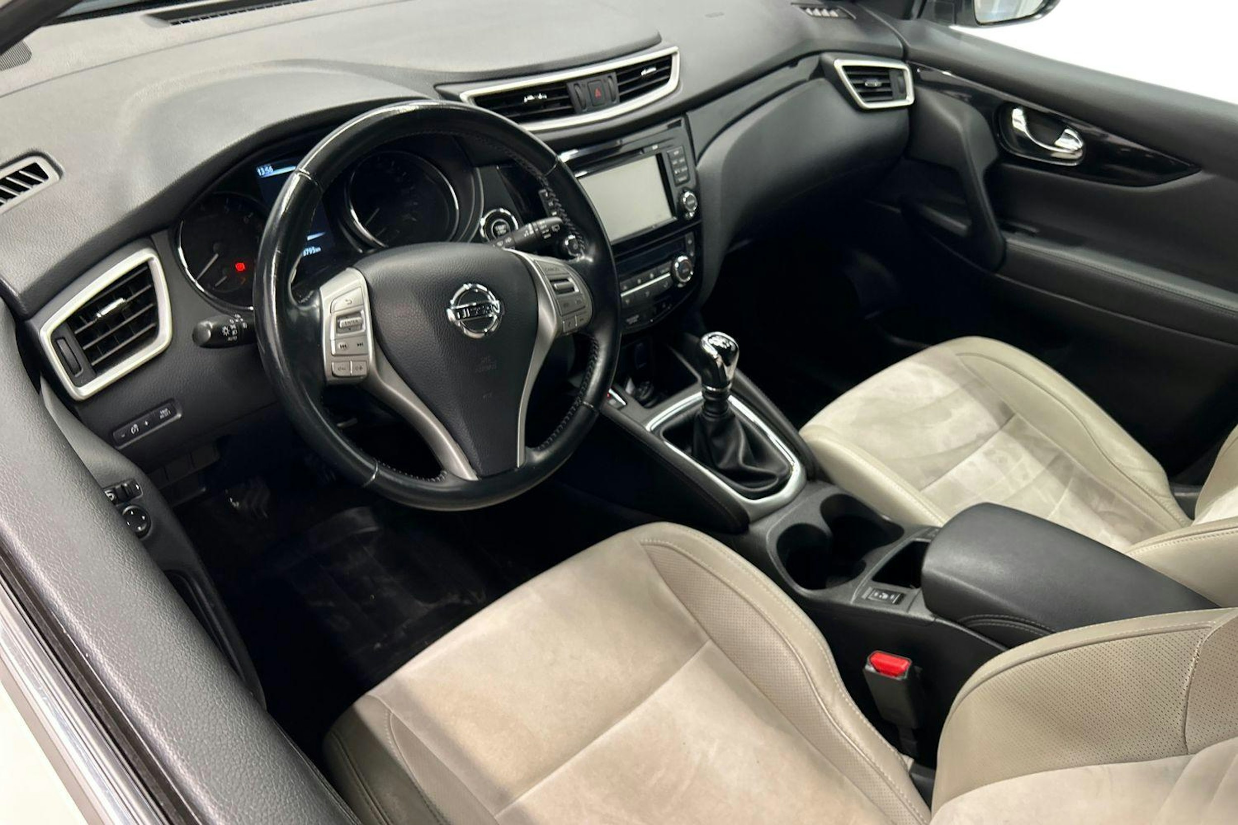 valkoinen Nissan Qashqai 2014 kuva 6.