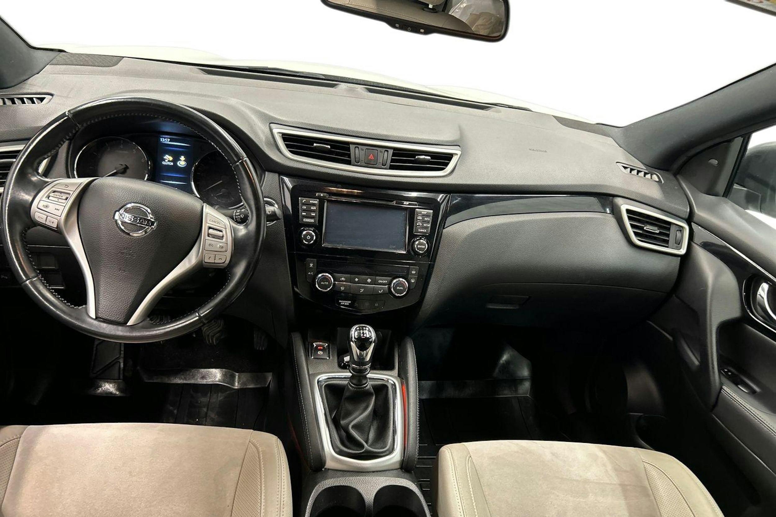 valkoinen Nissan Qashqai 2014 kuva 7.
