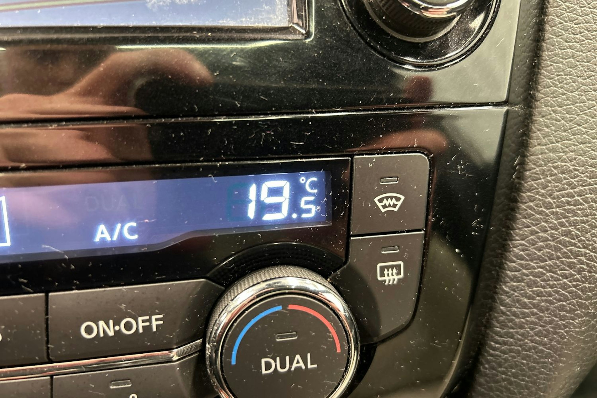 valkoinen Nissan Qashqai 2014 kuva 16.