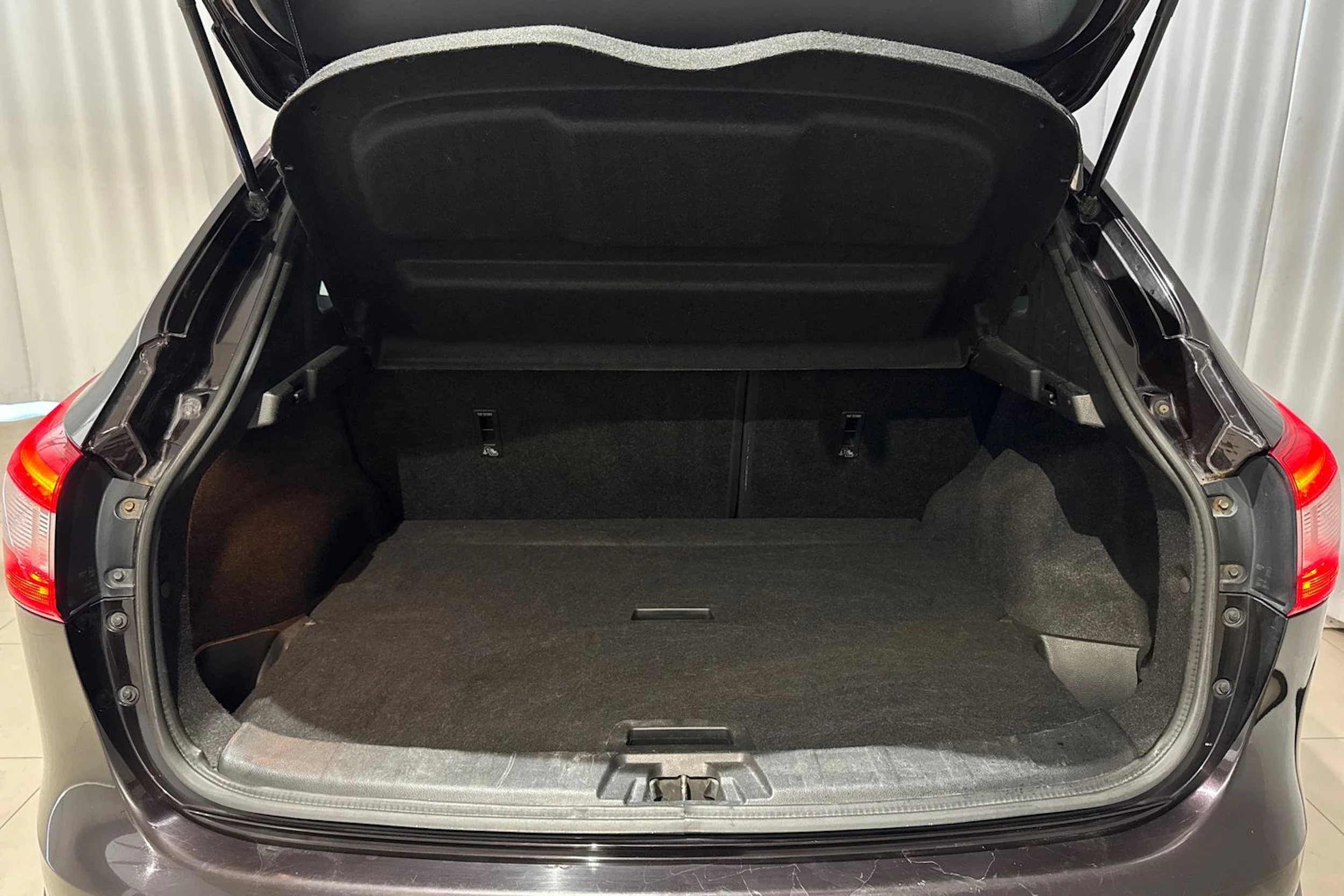 violetti Nissan Qashqai 2014 kuva 12.