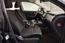 violetti Nissan Qashqai 2014 kuva 13.