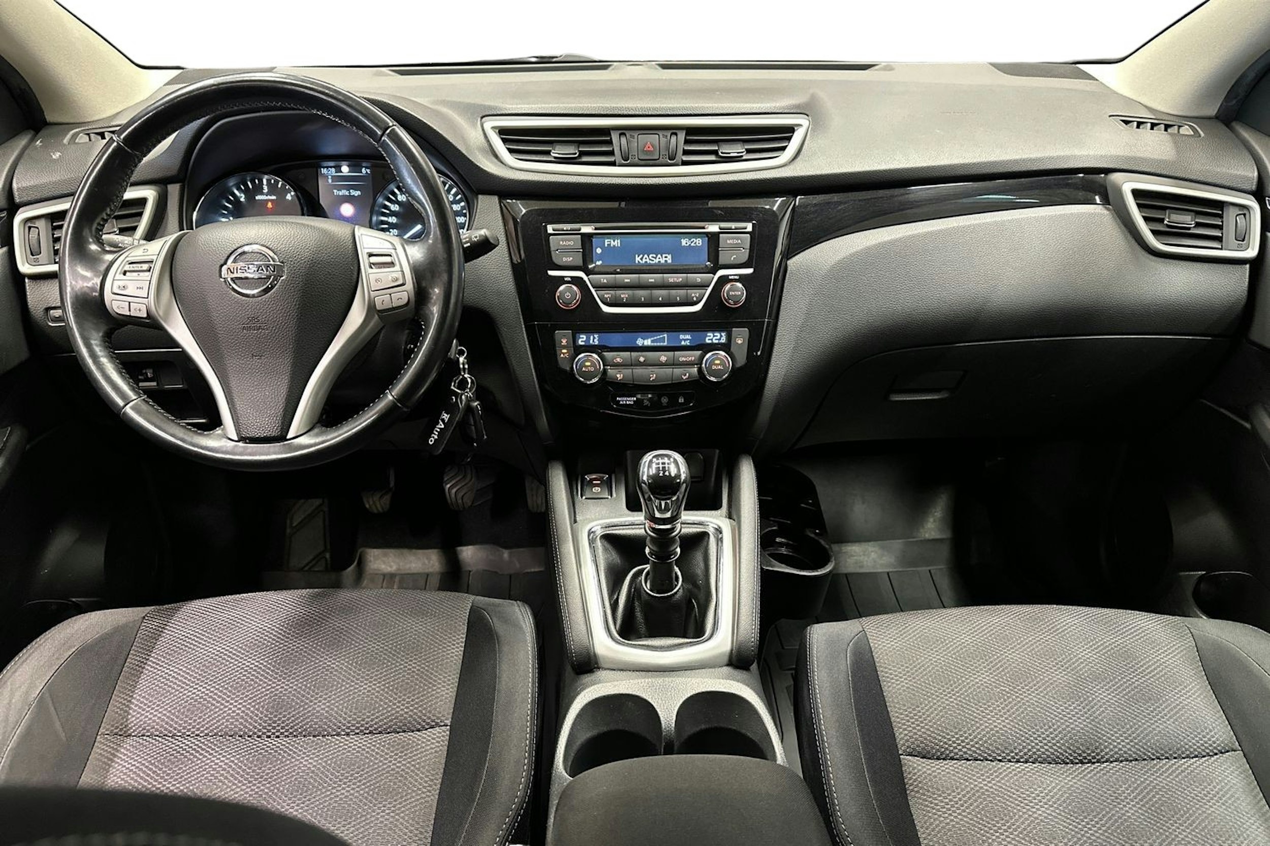 Musta Nissan Qashqai 2014 kuva 9.