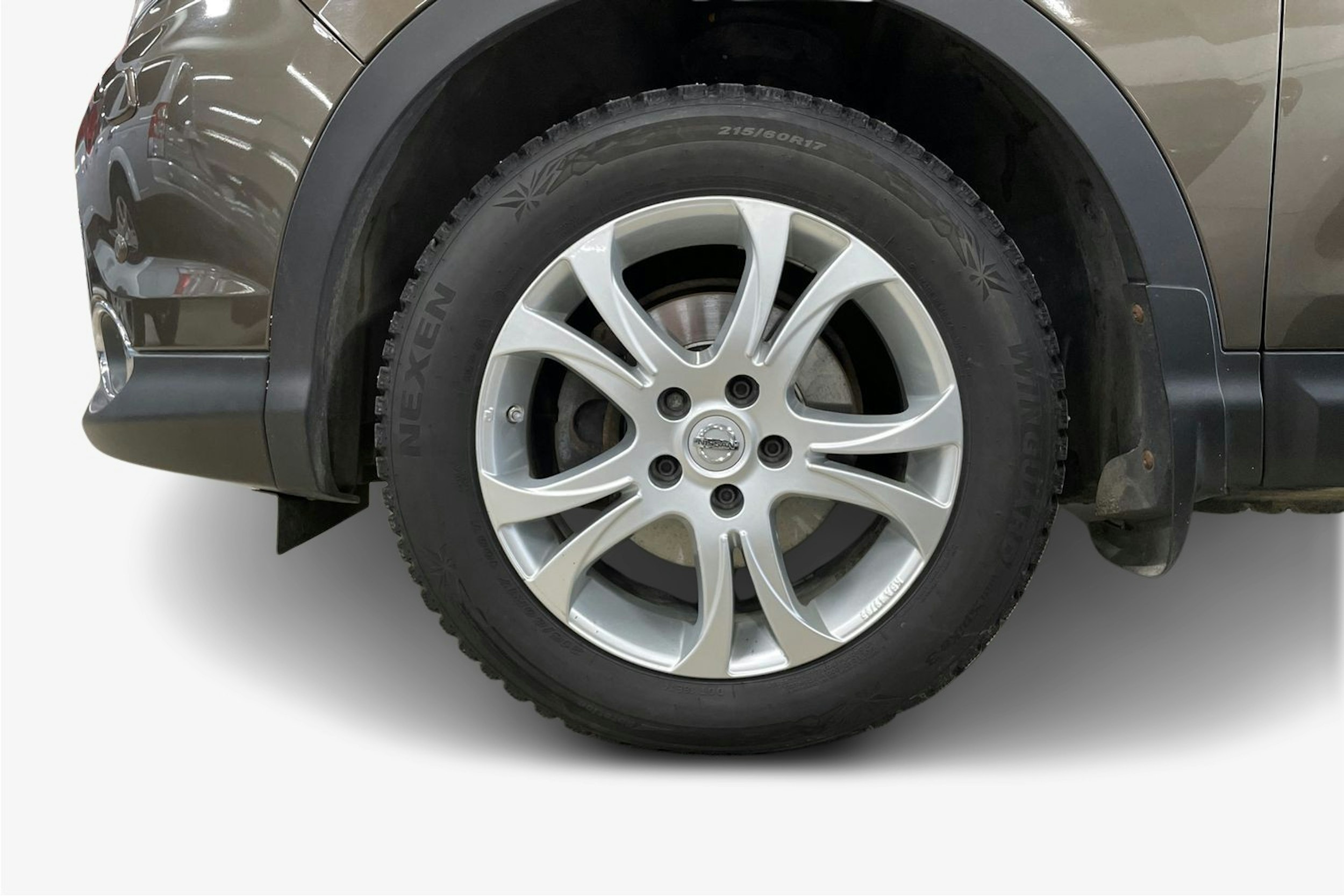 Ruskea (beige) Nissan Qashqai 2014 kuva 11.