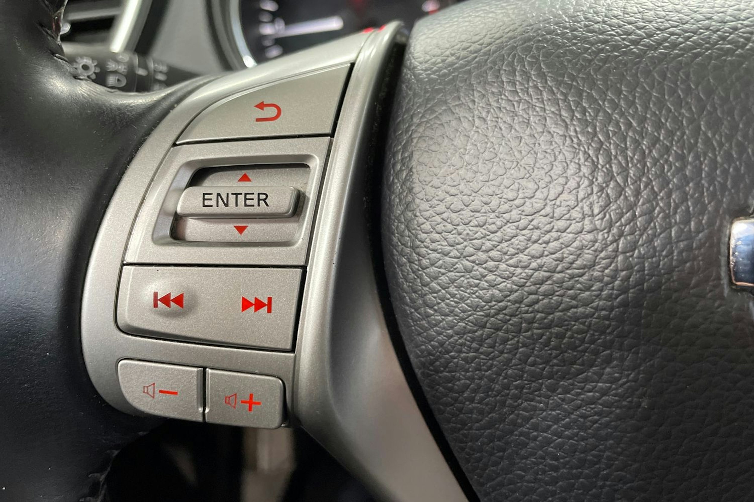 Ruskea (beige) Nissan Qashqai 2014 kuva 15.