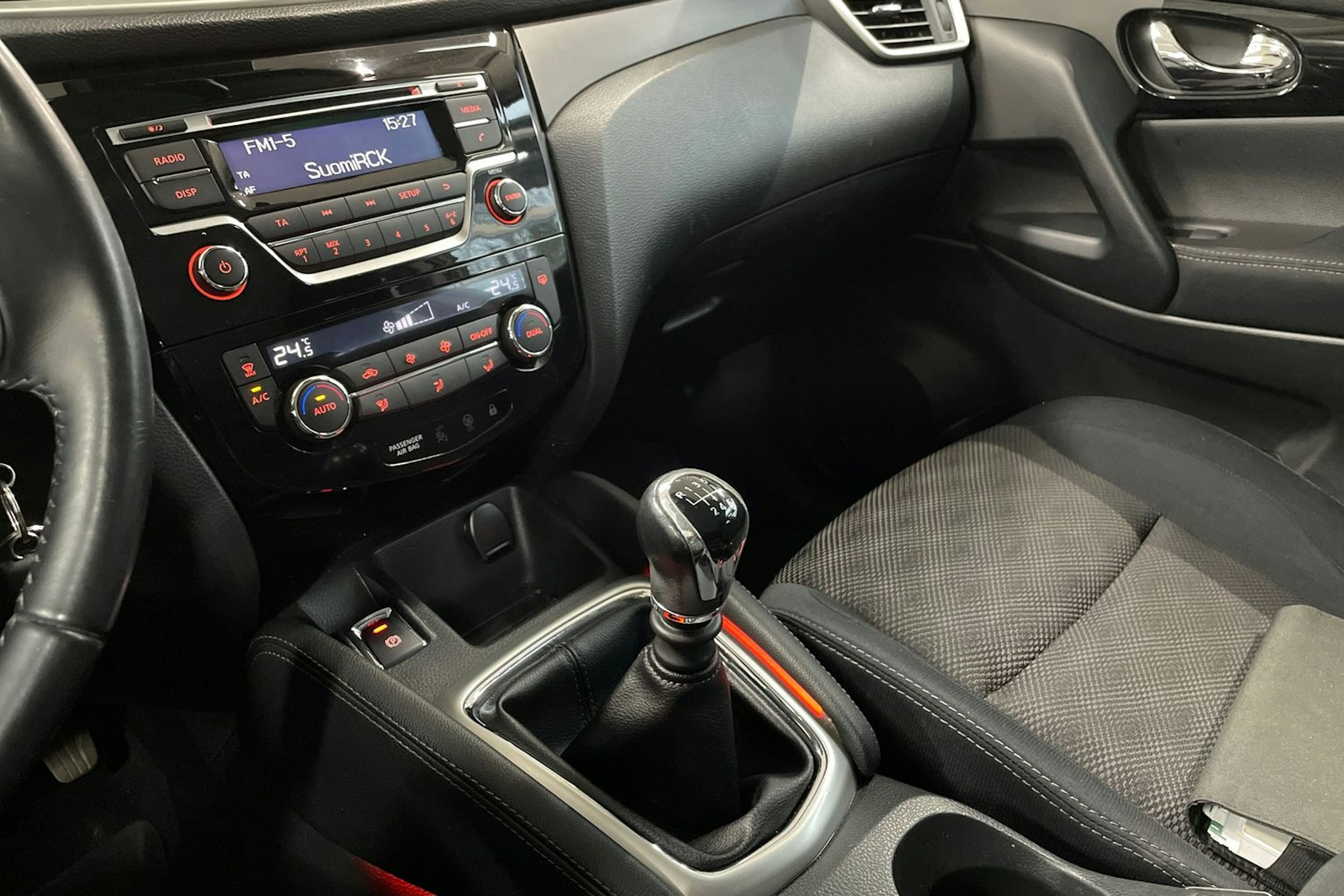 Ruskea (beige) Nissan Qashqai 2014 kuva 20.