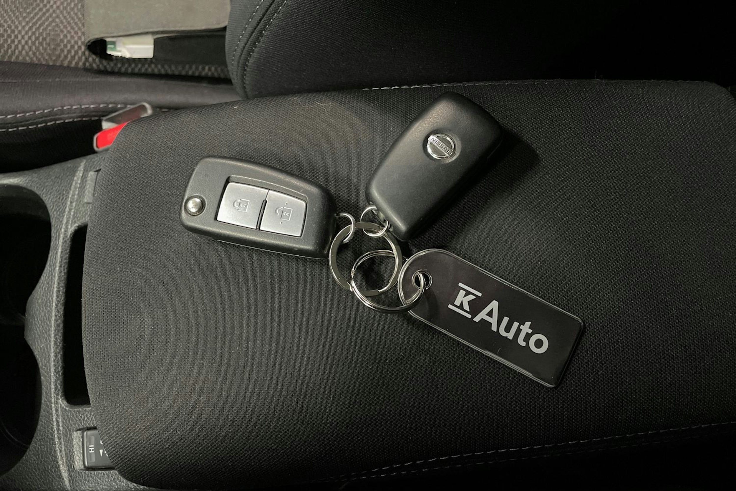 Ruskea (beige) Nissan Qashqai 2014 kuva 22.