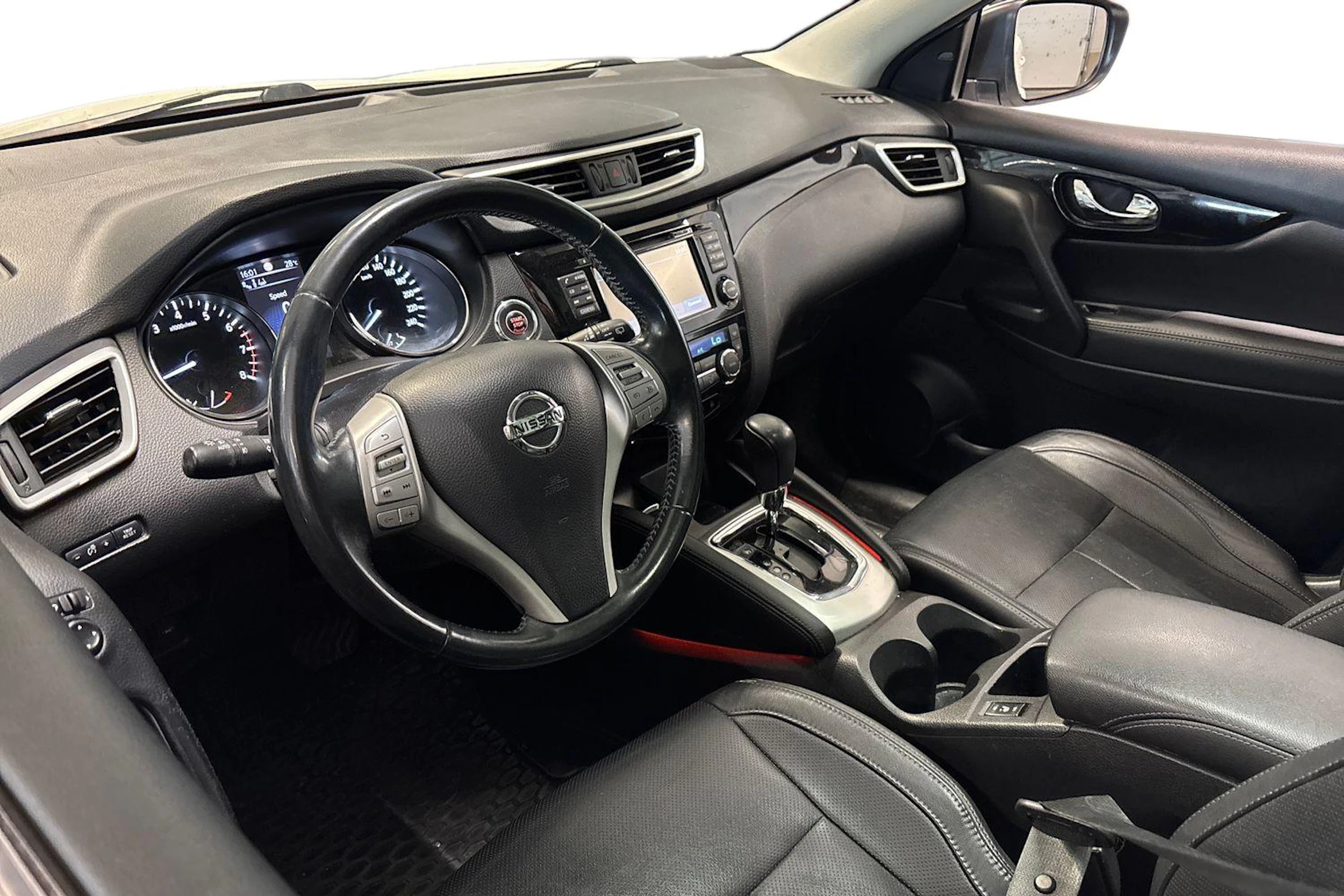 valkoinen Nissan Qashqai 2015 kuva 3.