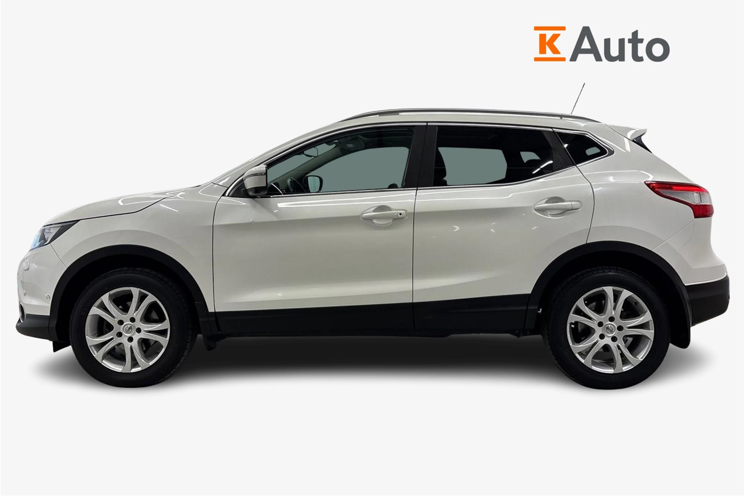 valkoinen Nissan Qashqai 2015 kuva 7.