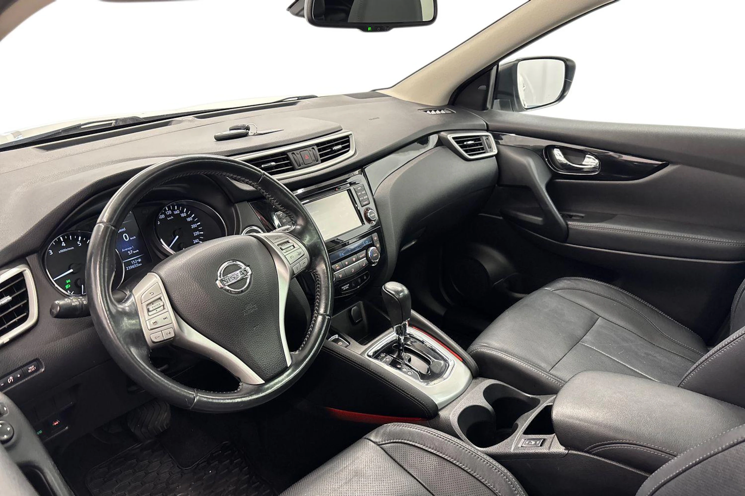 valkoinen Nissan Qashqai 2015 kuva 8.
