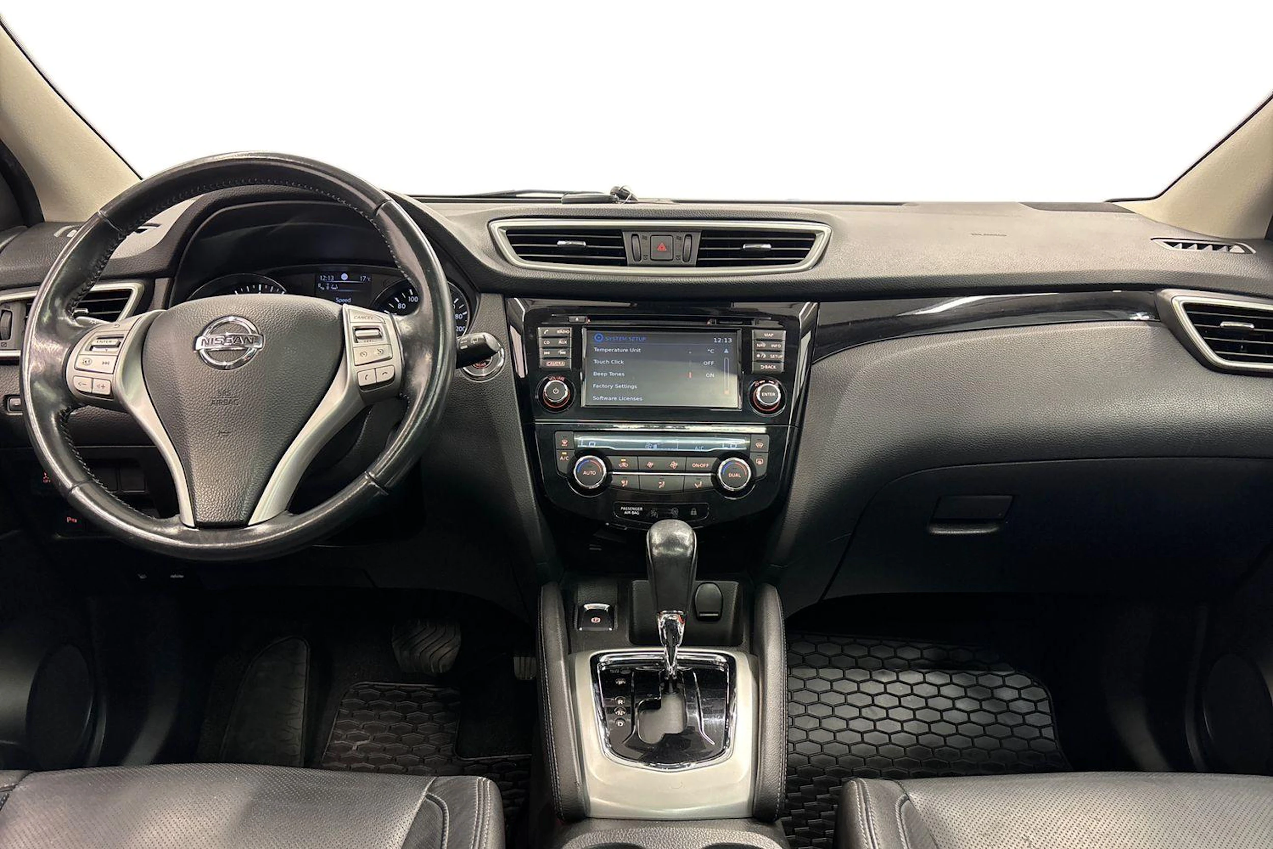 valkoinen Nissan Qashqai 2015 kuva 9.