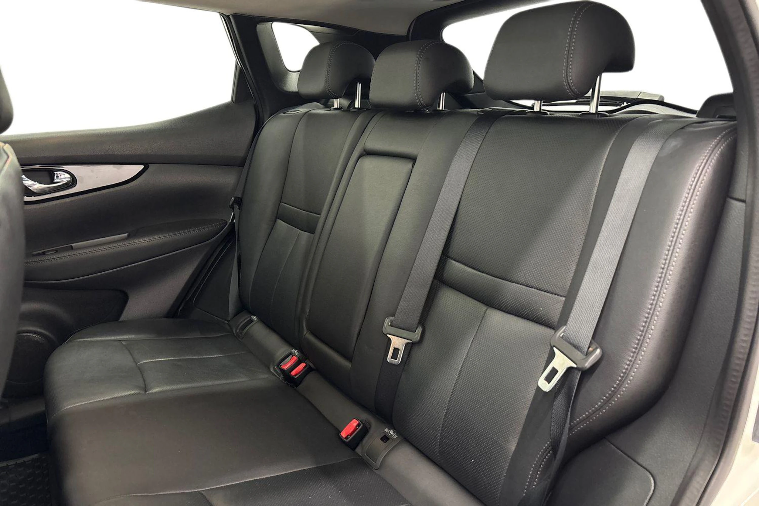 valkoinen Nissan Qashqai 2015 kuva 11.