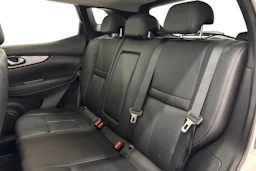 valkoinen Nissan Qashqai 2015 kuva 11.