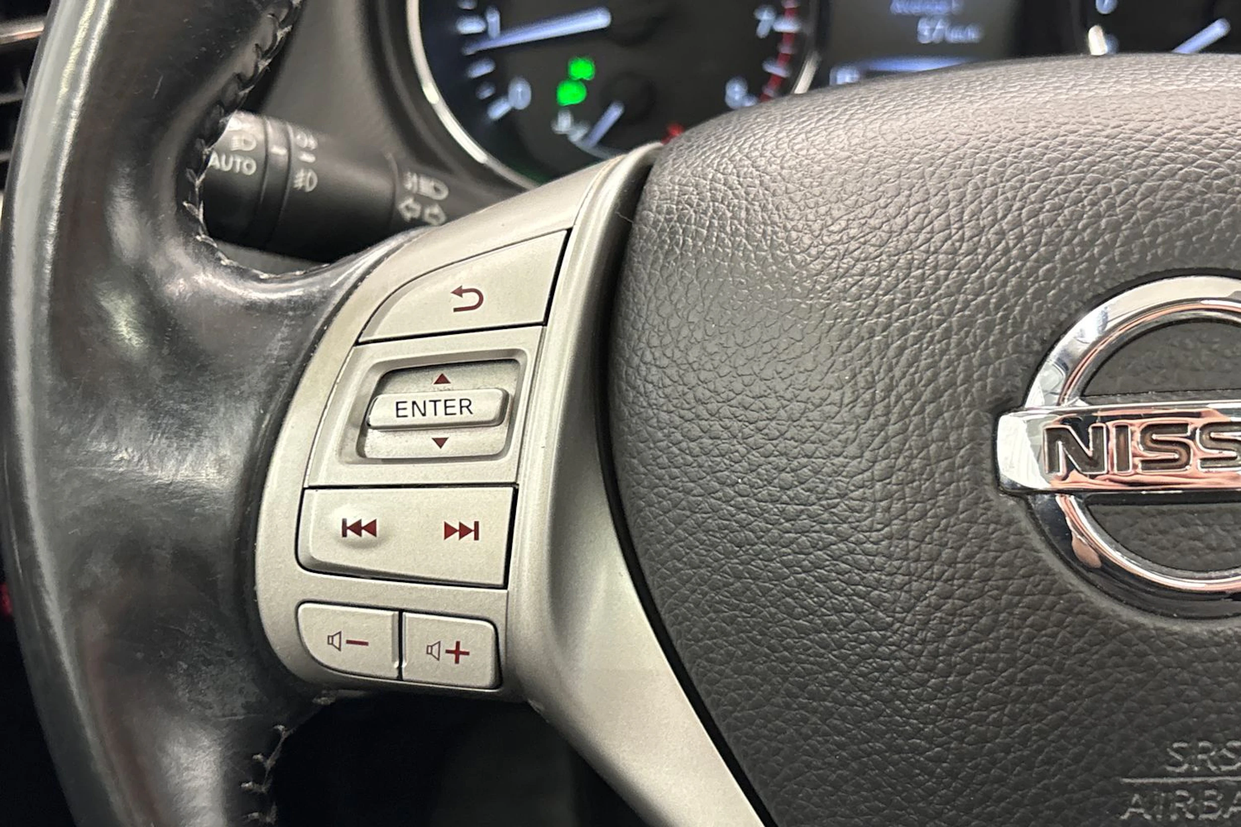 valkoinen Nissan Qashqai 2015 kuva 15.