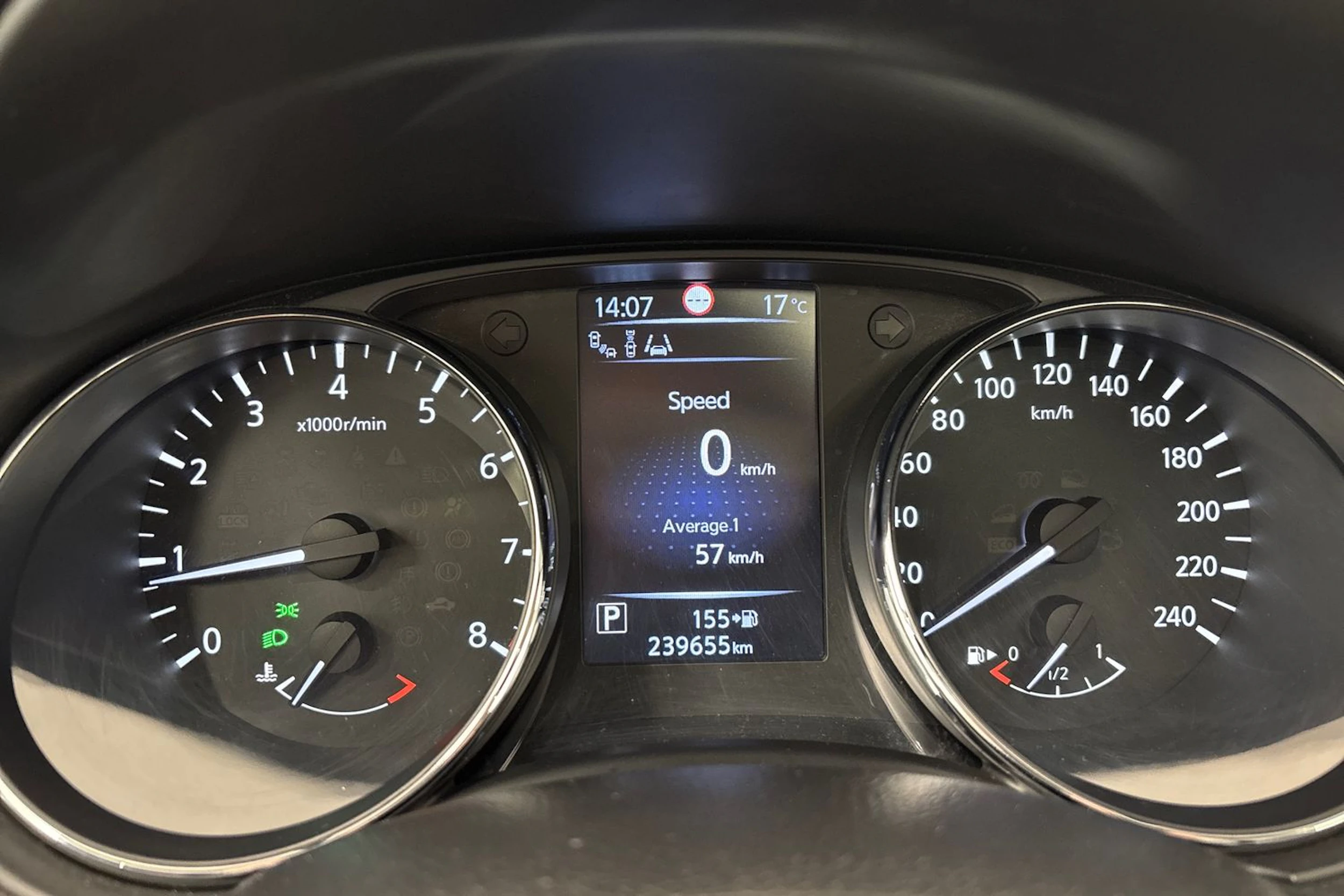 valkoinen Nissan Qashqai 2015 kuva 17.