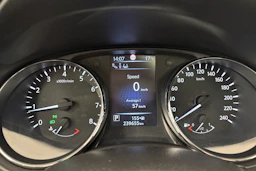 valkoinen Nissan Qashqai 2015 kuva 17.