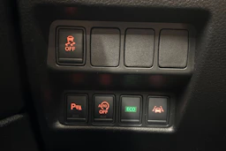 valkoinen Nissan Qashqai 2015 kuva 18.