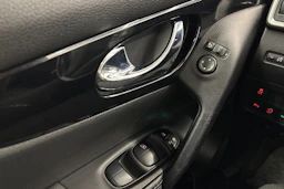 valkoinen Nissan Qashqai 2015 kuva 19.