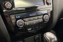 valkoinen Nissan Qashqai 2015 kuva 20.