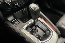 valkoinen Nissan Qashqai 2015 kuva 24.