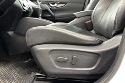 valkoinen Nissan Qashqai 2015 kuva 28.