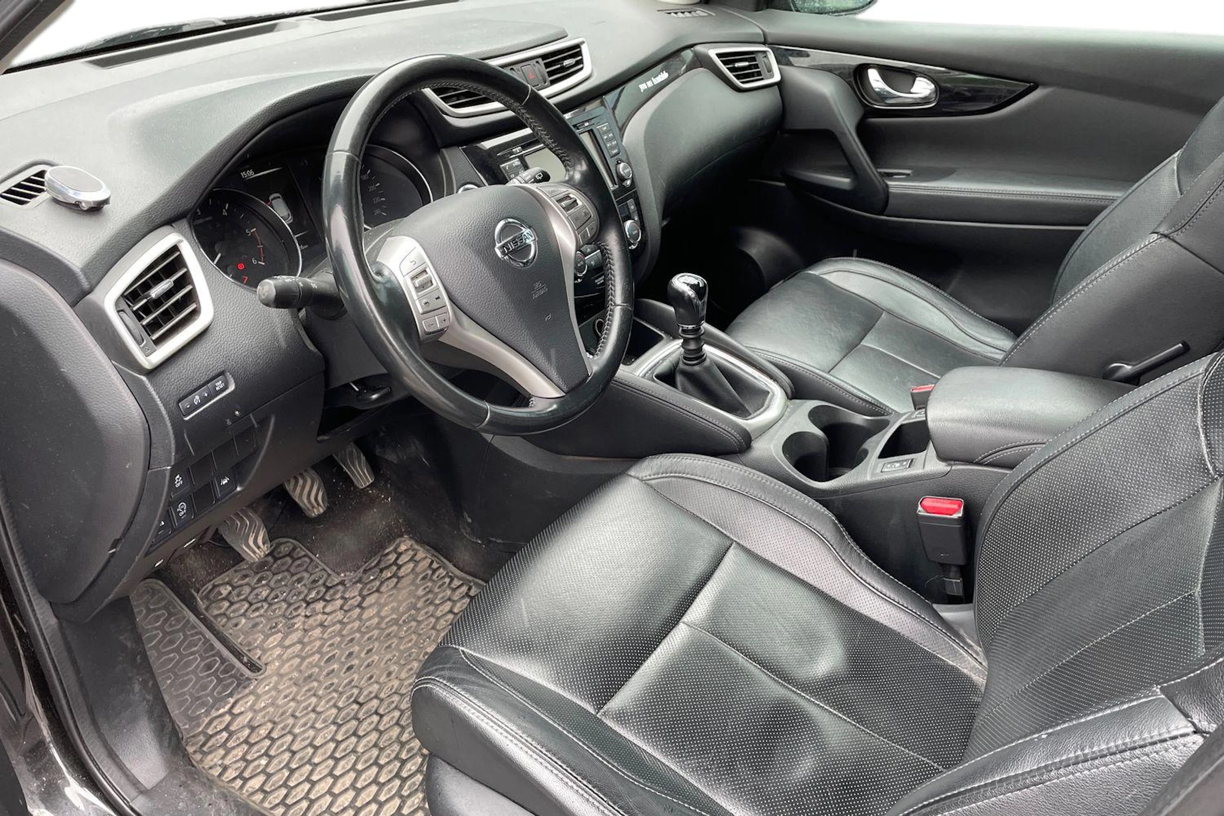 musta Nissan Qashqai 2015 kuva 3.