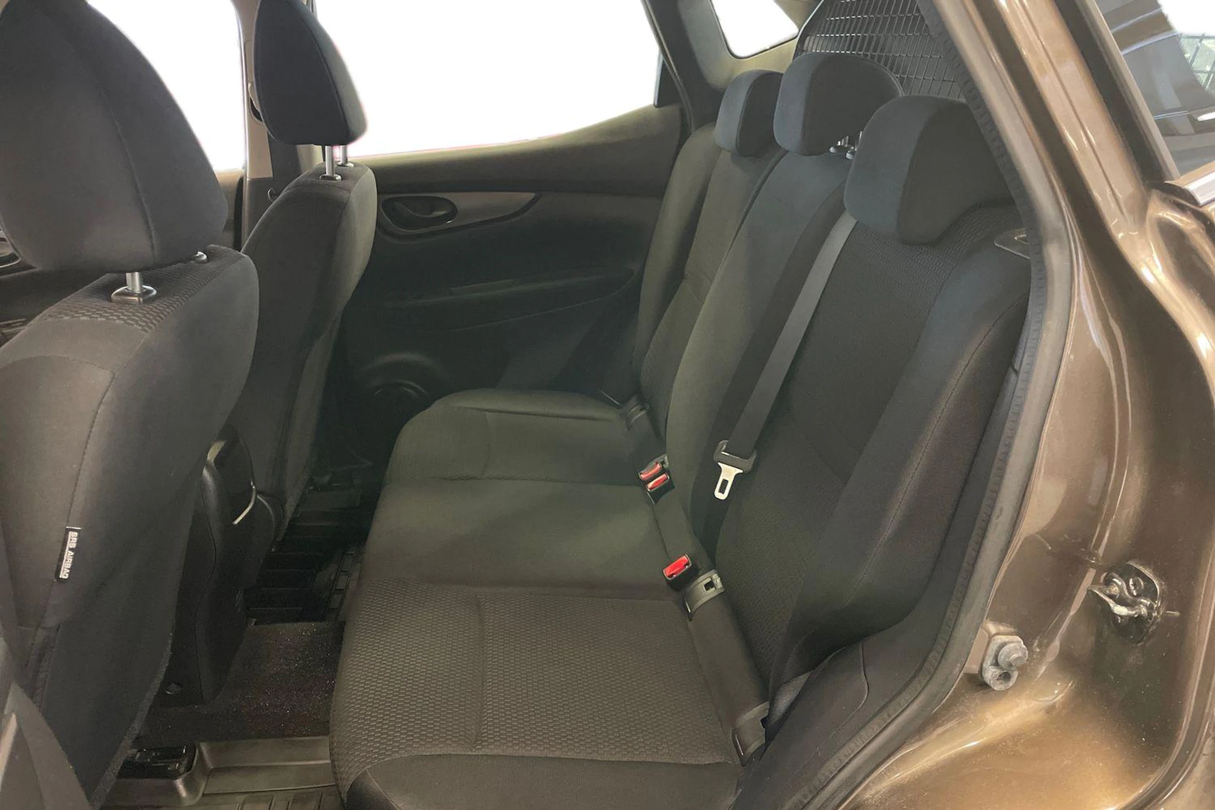Ruskea (beige) Nissan Qashqai 2015 kuva 10.
