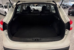 valkoinen Nissan Qashqai 2015 kuva 32.