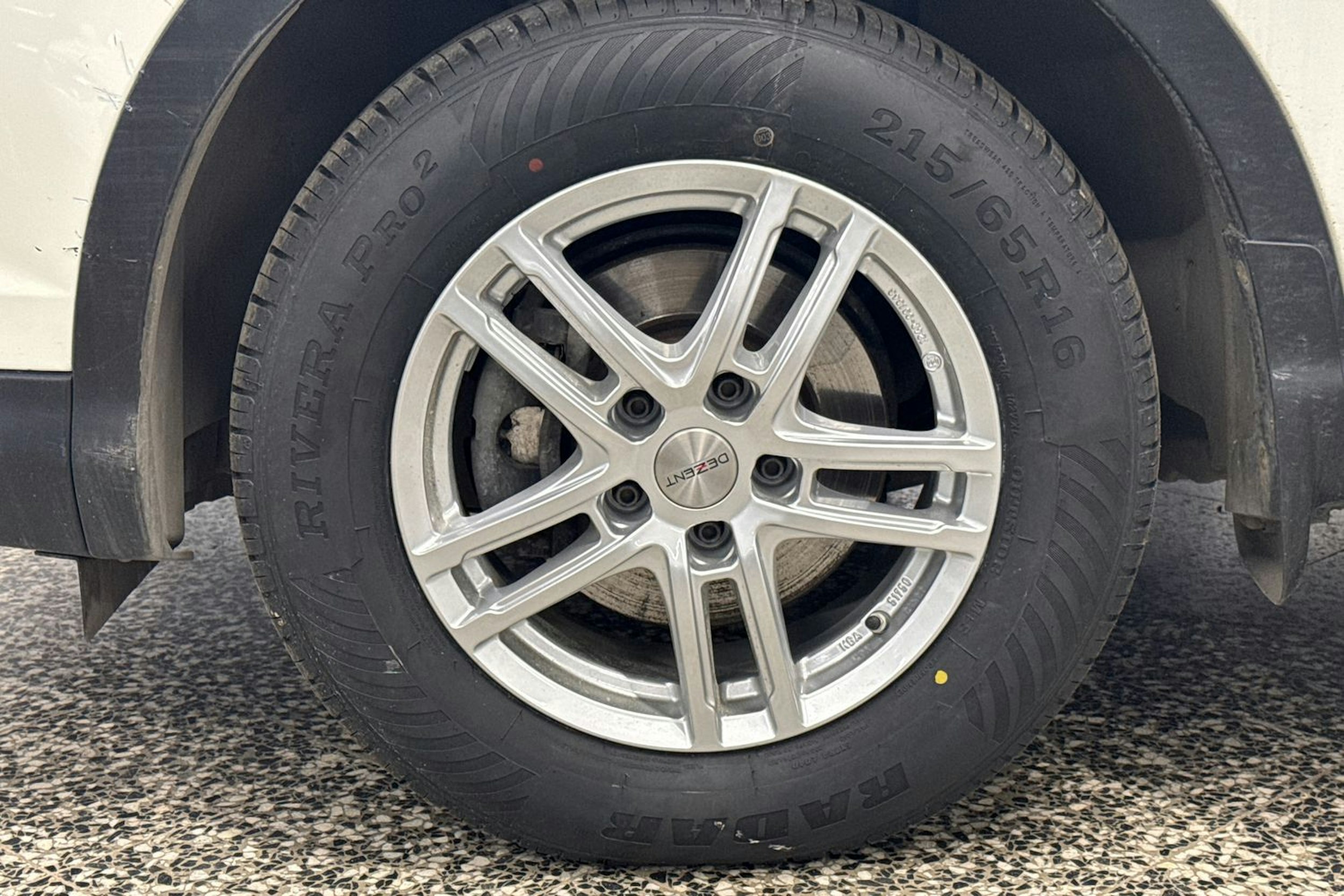 valkoinen Nissan Qashqai 2015 kuva 33.