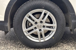 valkoinen Nissan Qashqai 2015 kuva 33.