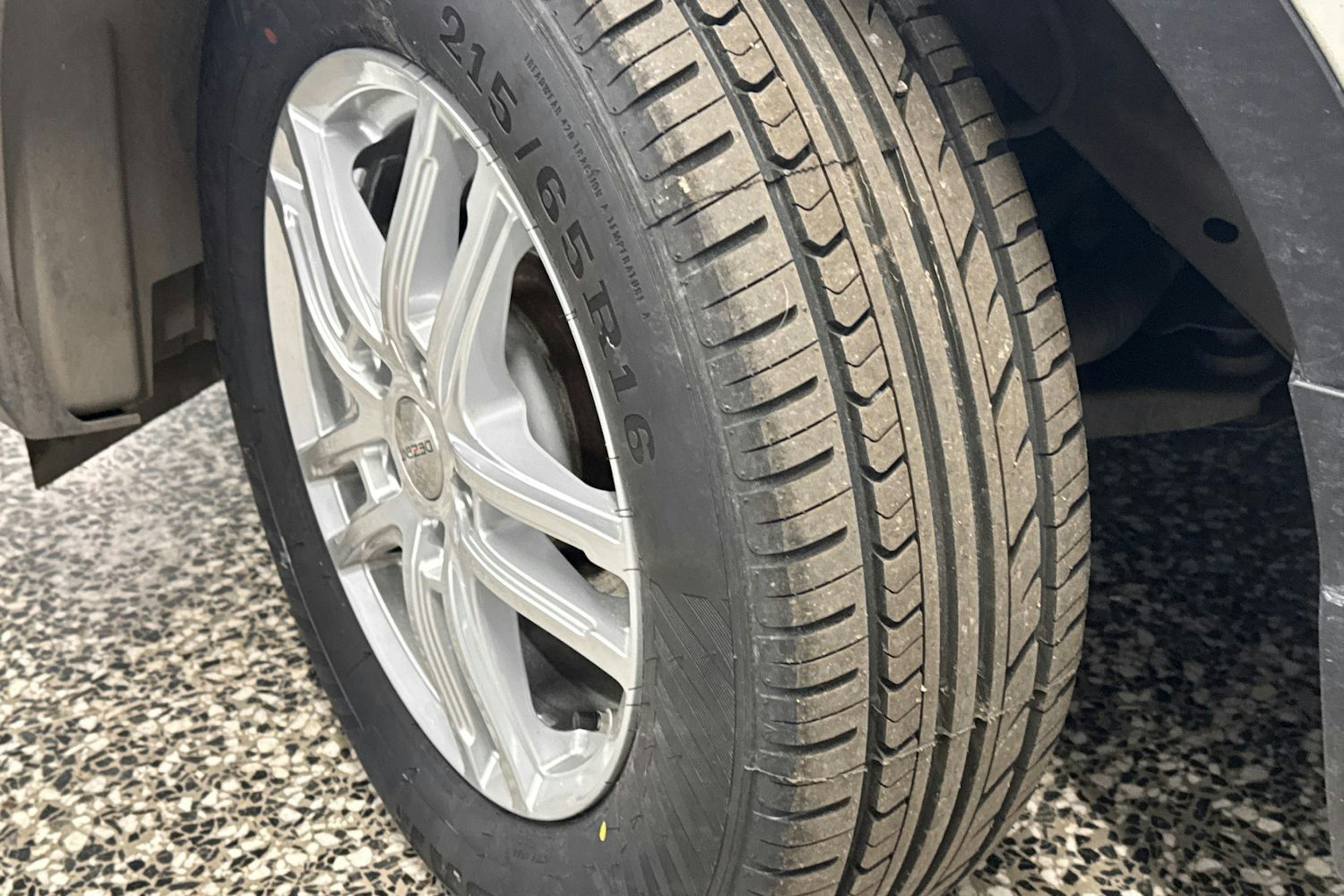 valkoinen Nissan Qashqai 2015 kuva 34.