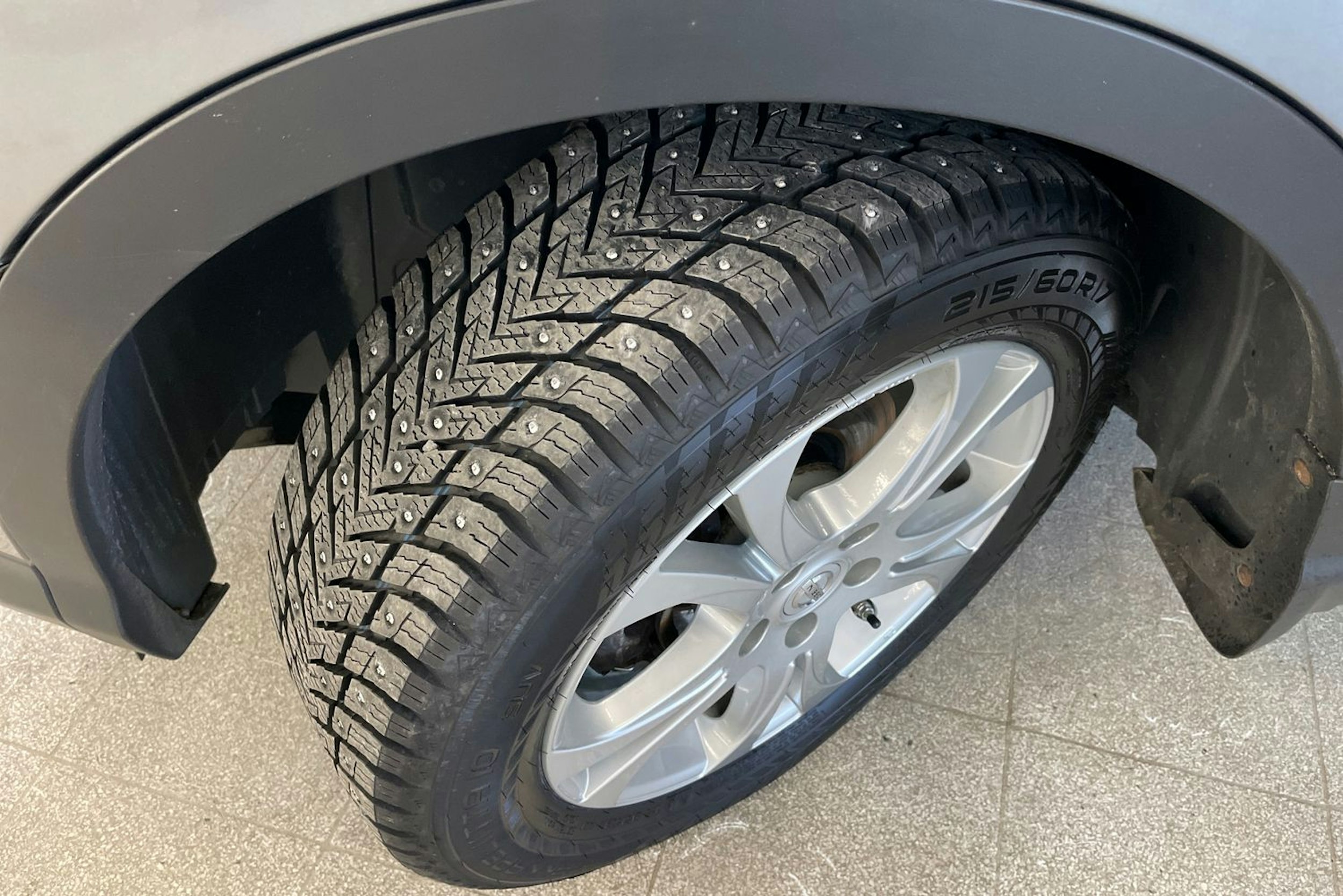 harmaa Nissan Qashqai 2015 kuva 13.