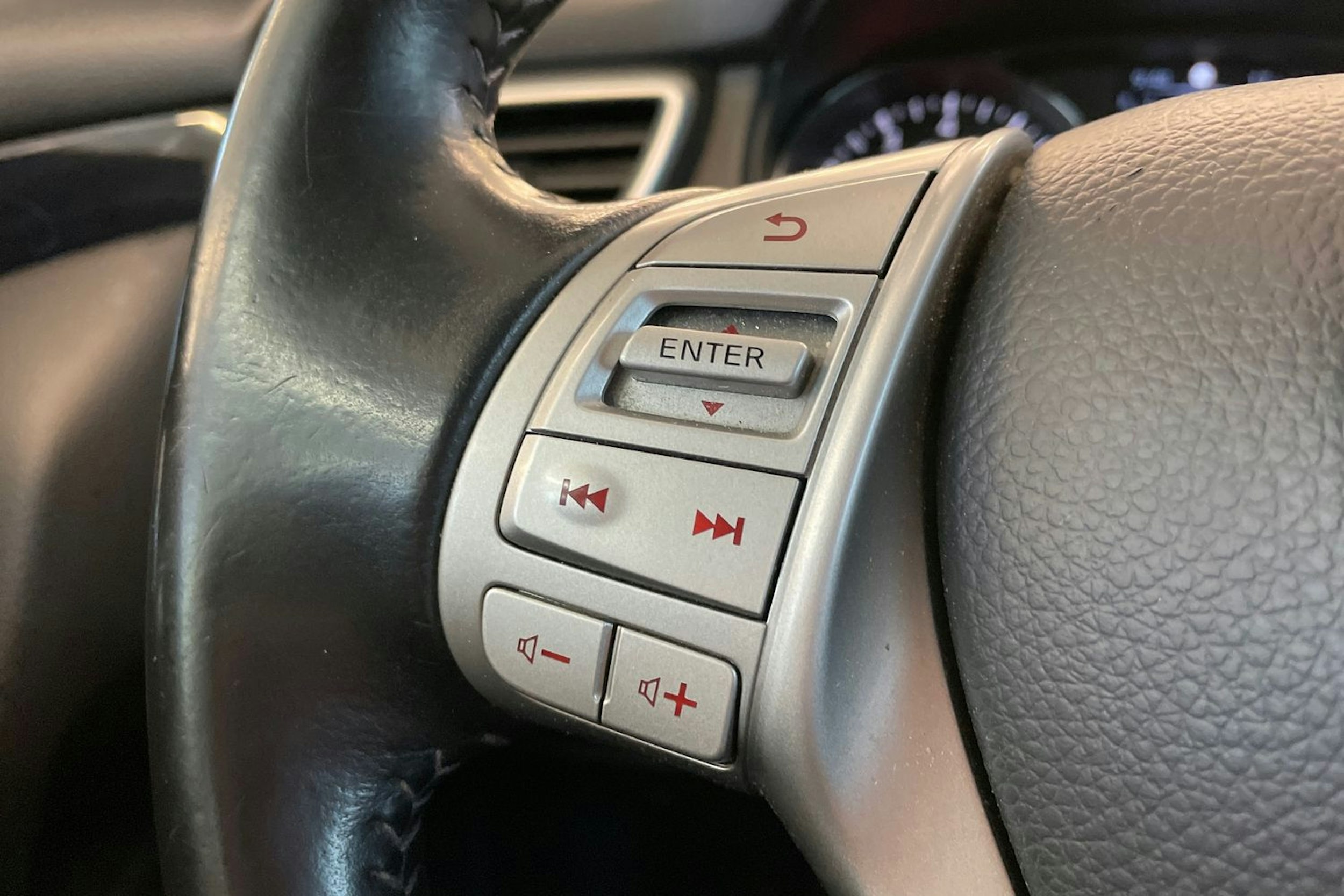 harmaa Nissan Qashqai 2015 kuva 16.