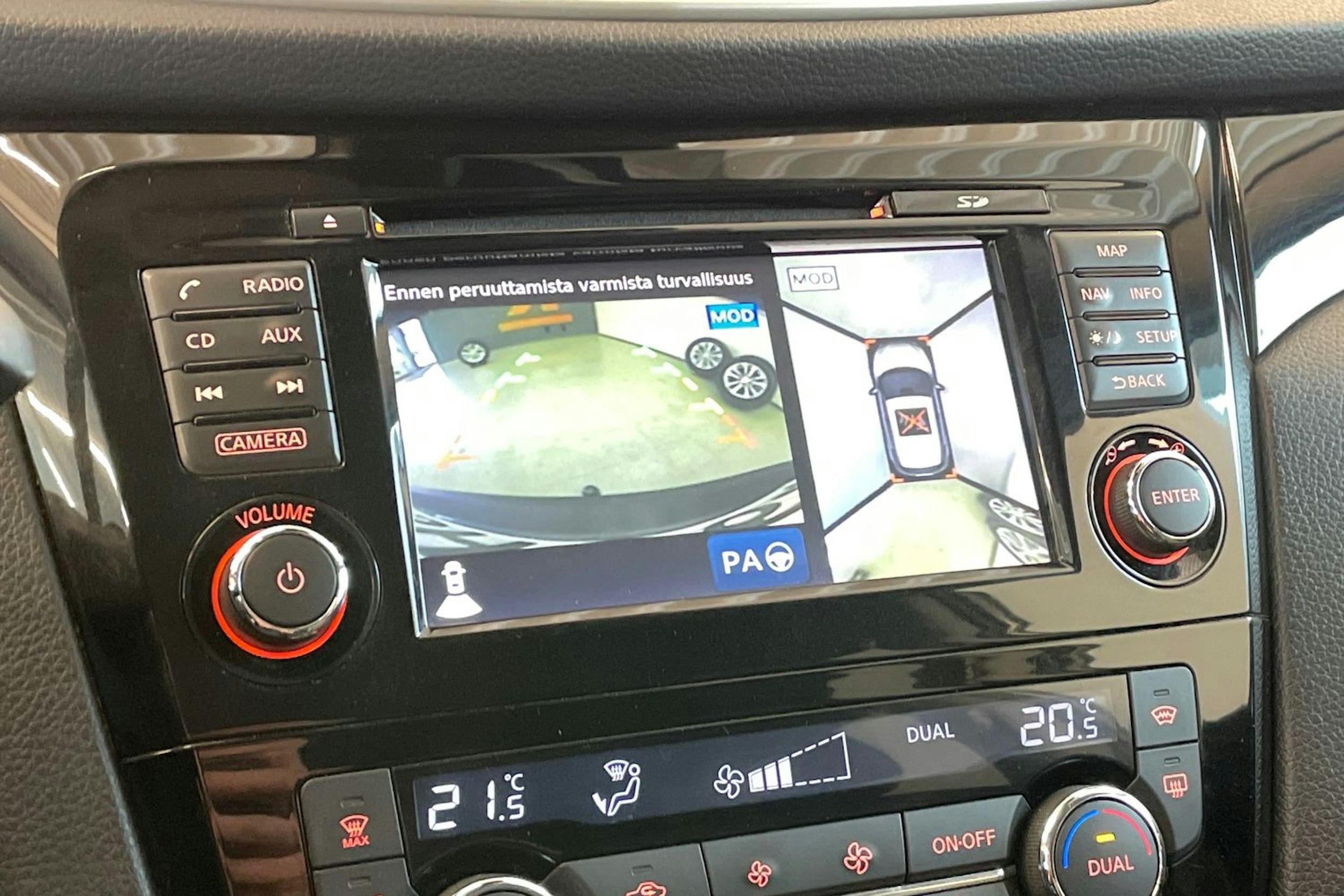 harmaa Nissan Qashqai 2015 kuva 18.