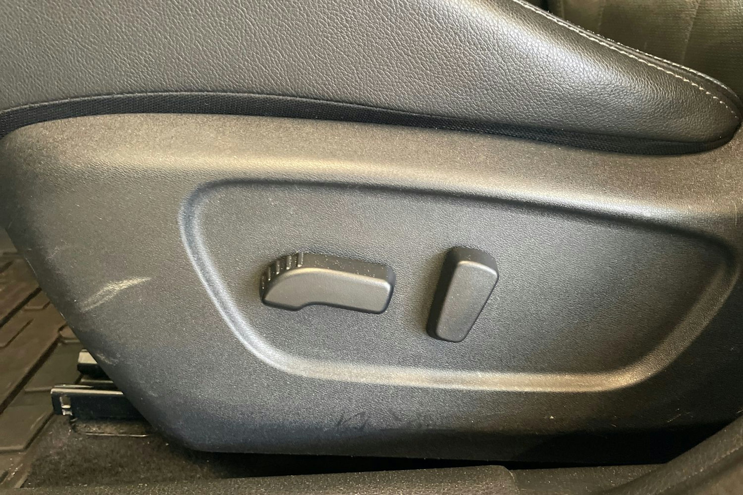 harmaa Nissan Qashqai 2015 kuva 20.