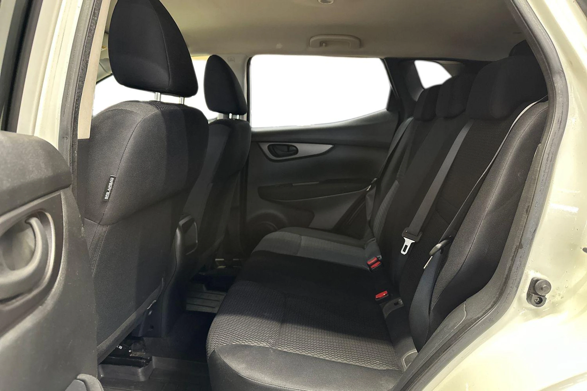 valkoinen Nissan Qashqai 2015 kuva 8.